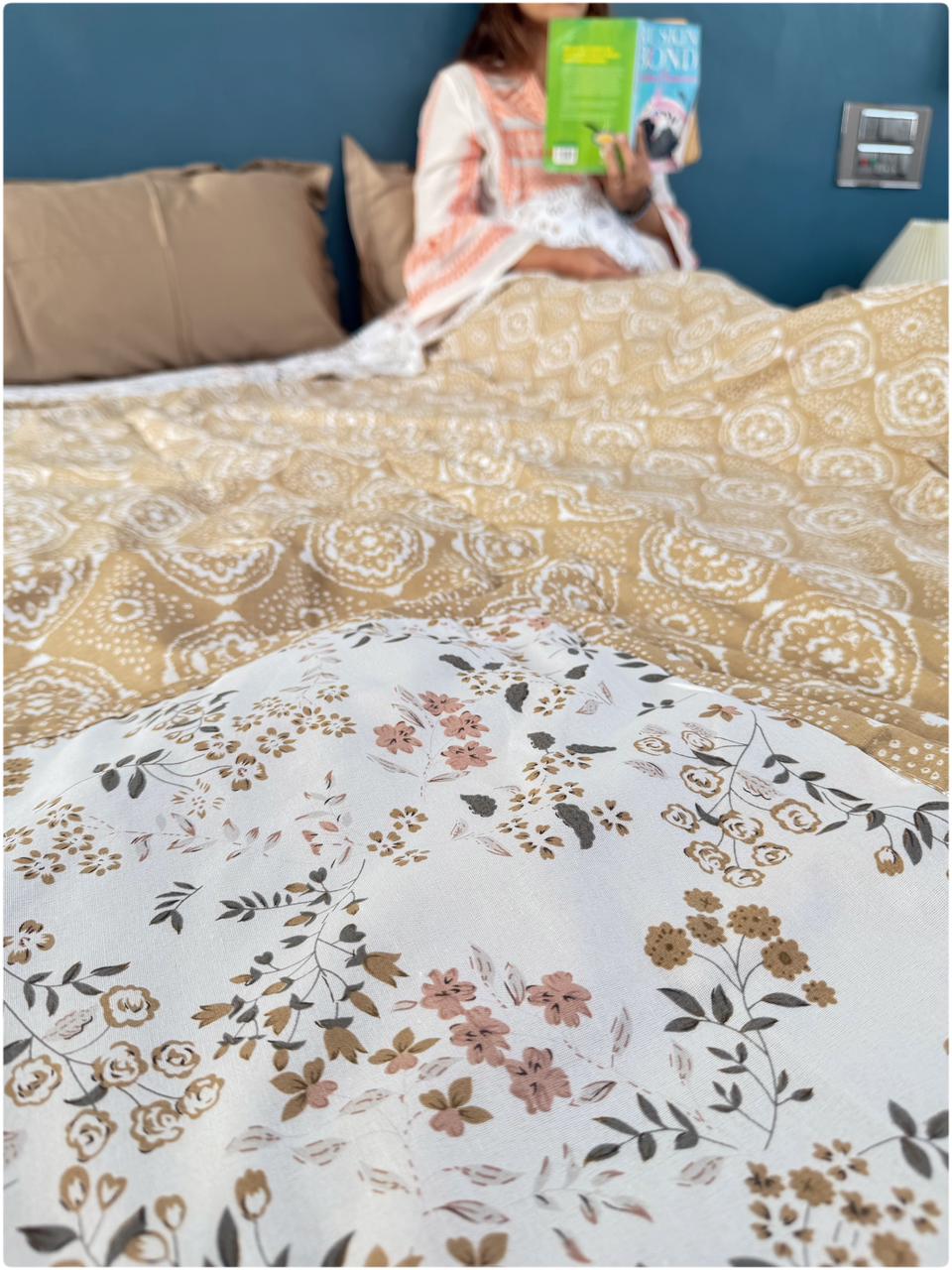 Decaso Dohars - Beige & White