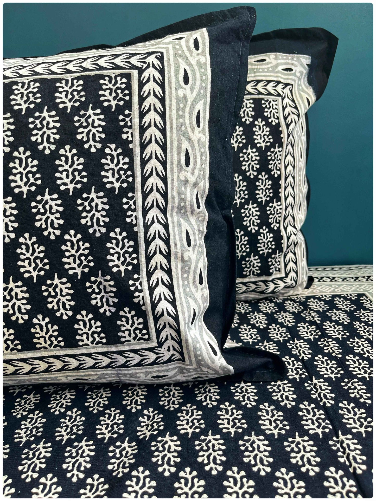 Decaso Monochrome - Black 3