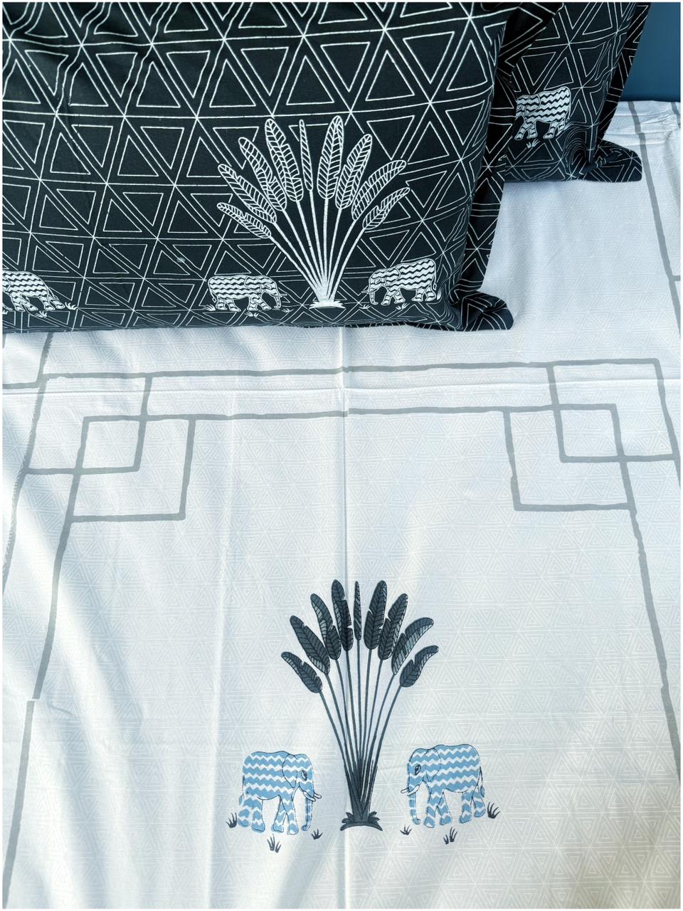 Decaso Ethnic - White & D.Grey