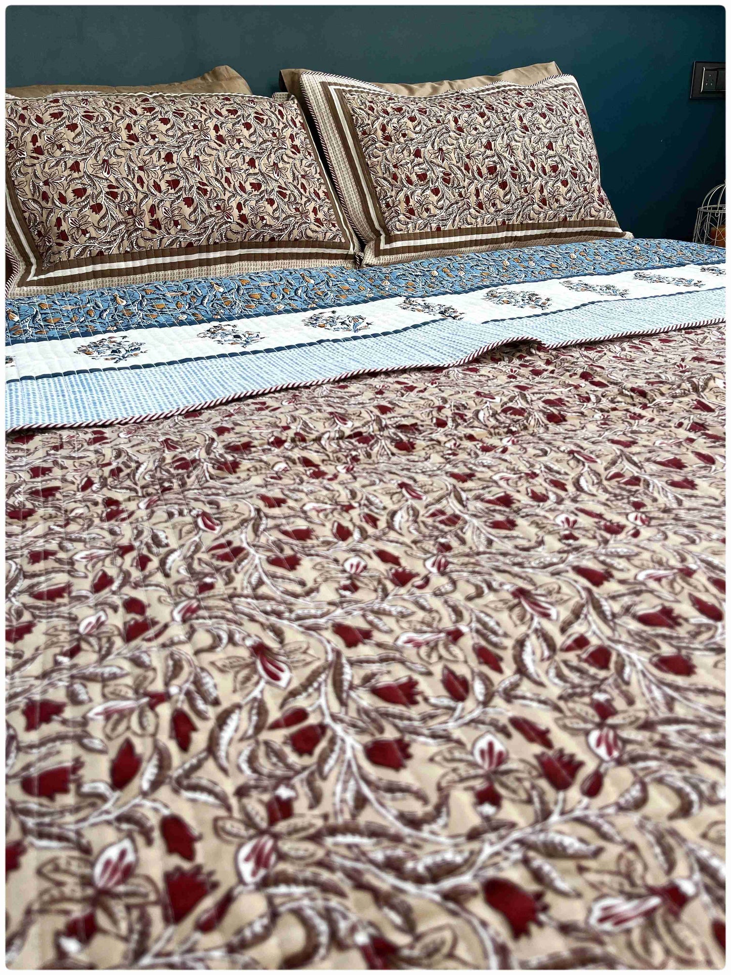 Decaso Bedspreads - Maroon
