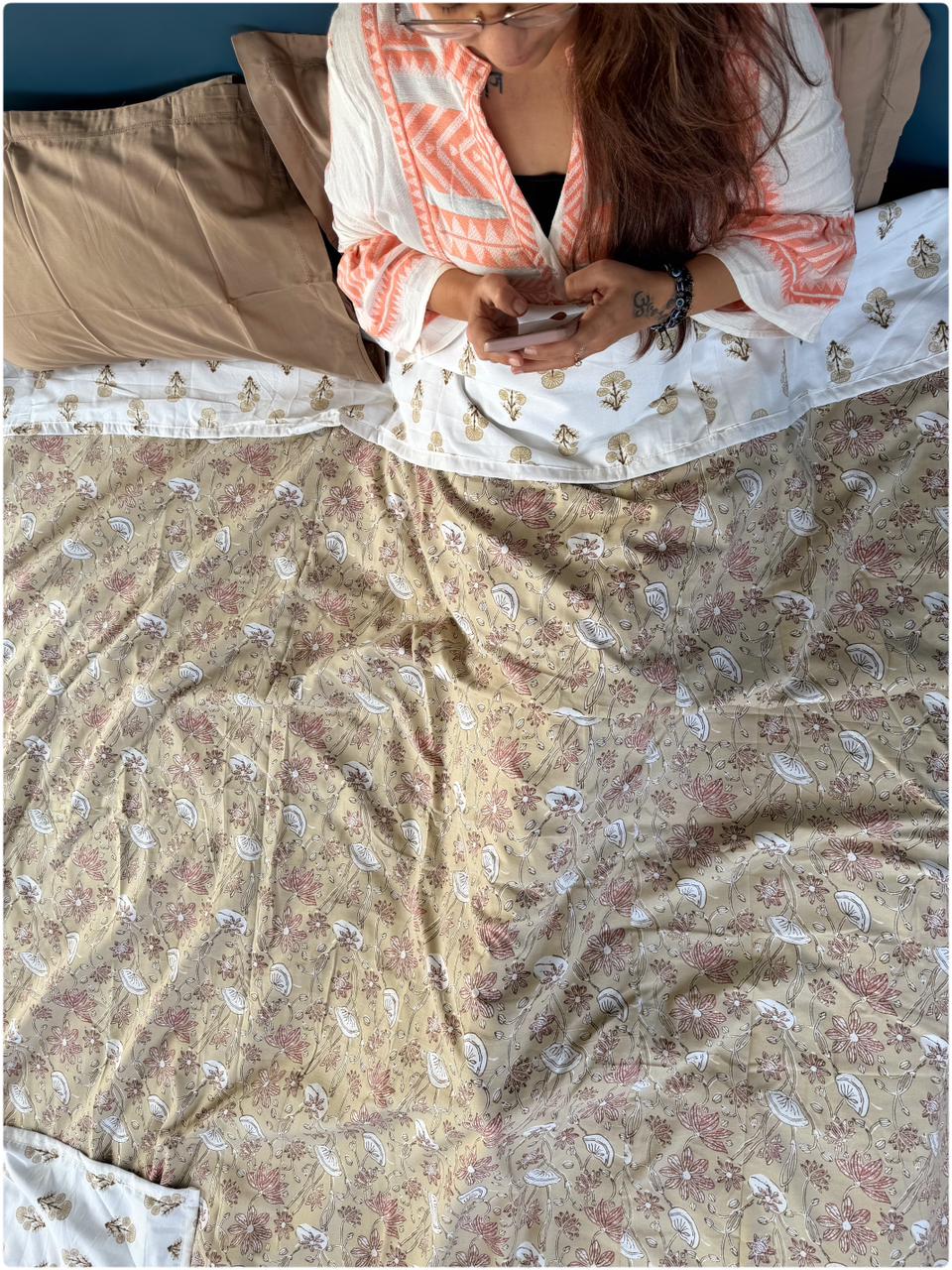 Decaso Dohars - Hazelnut & White