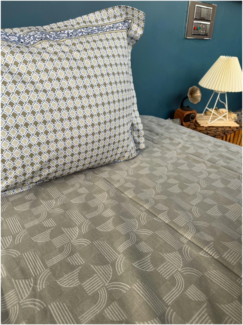 Decaso Ethnic - French Gray