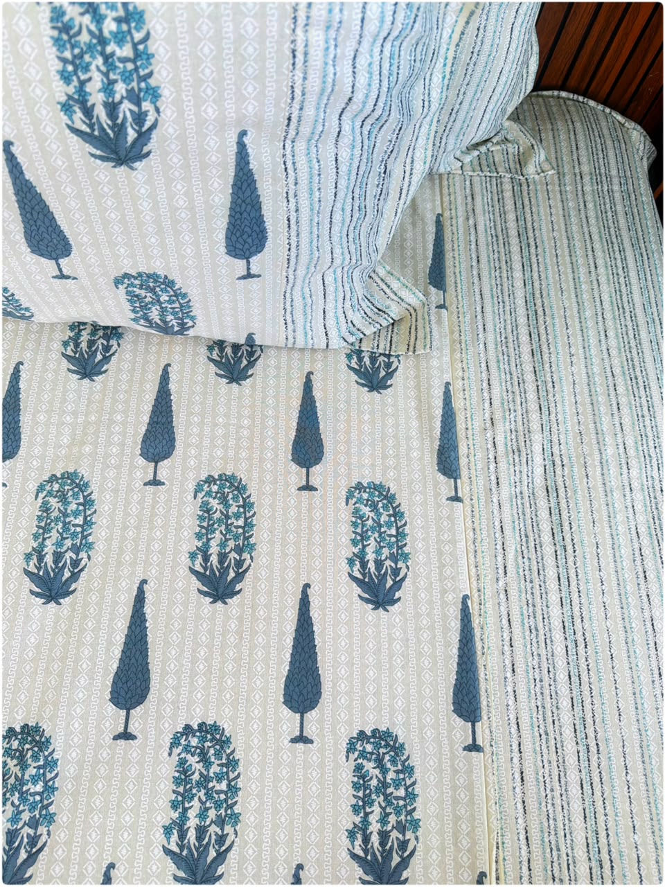 Ethnic Premium Super King Bedsheet - Cream & Blue