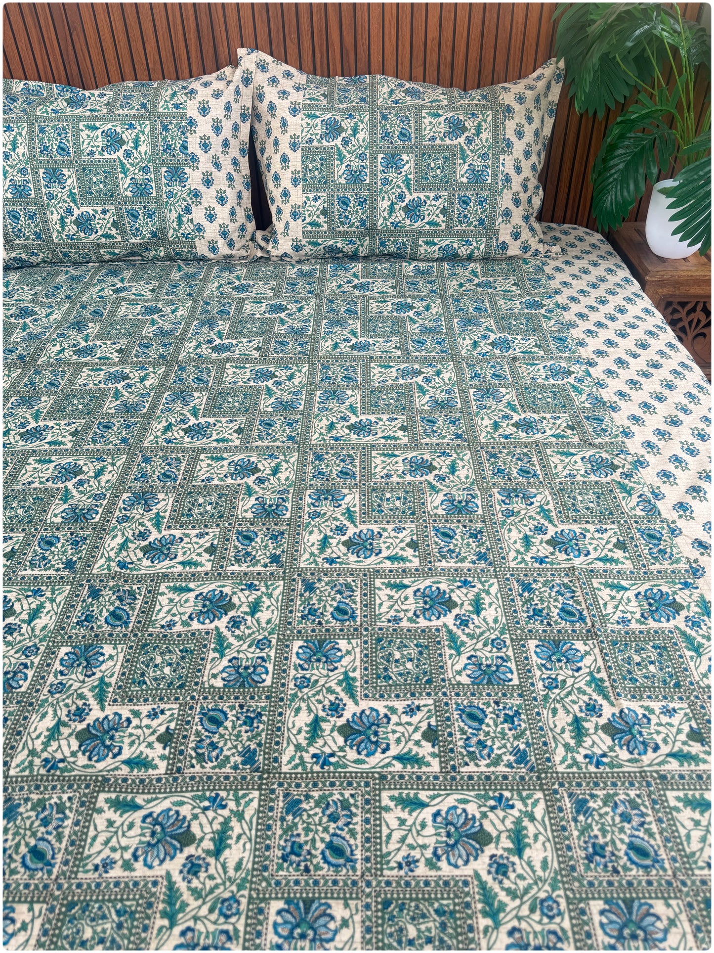 Ethnic Premium Queen Size Bedsheet - Cream & Royal