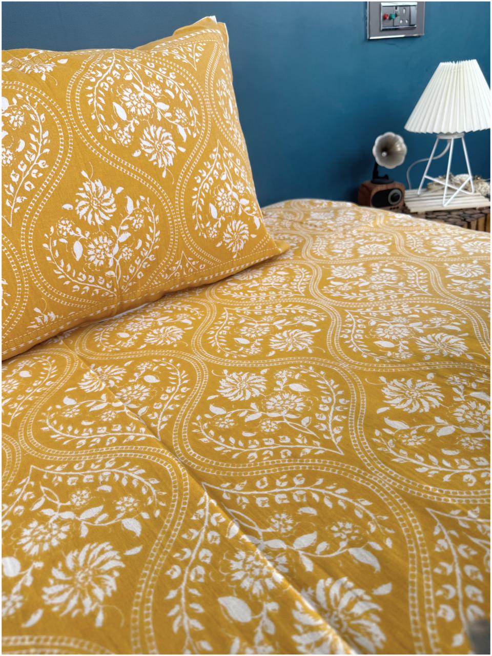 Decaso Floral - Gold