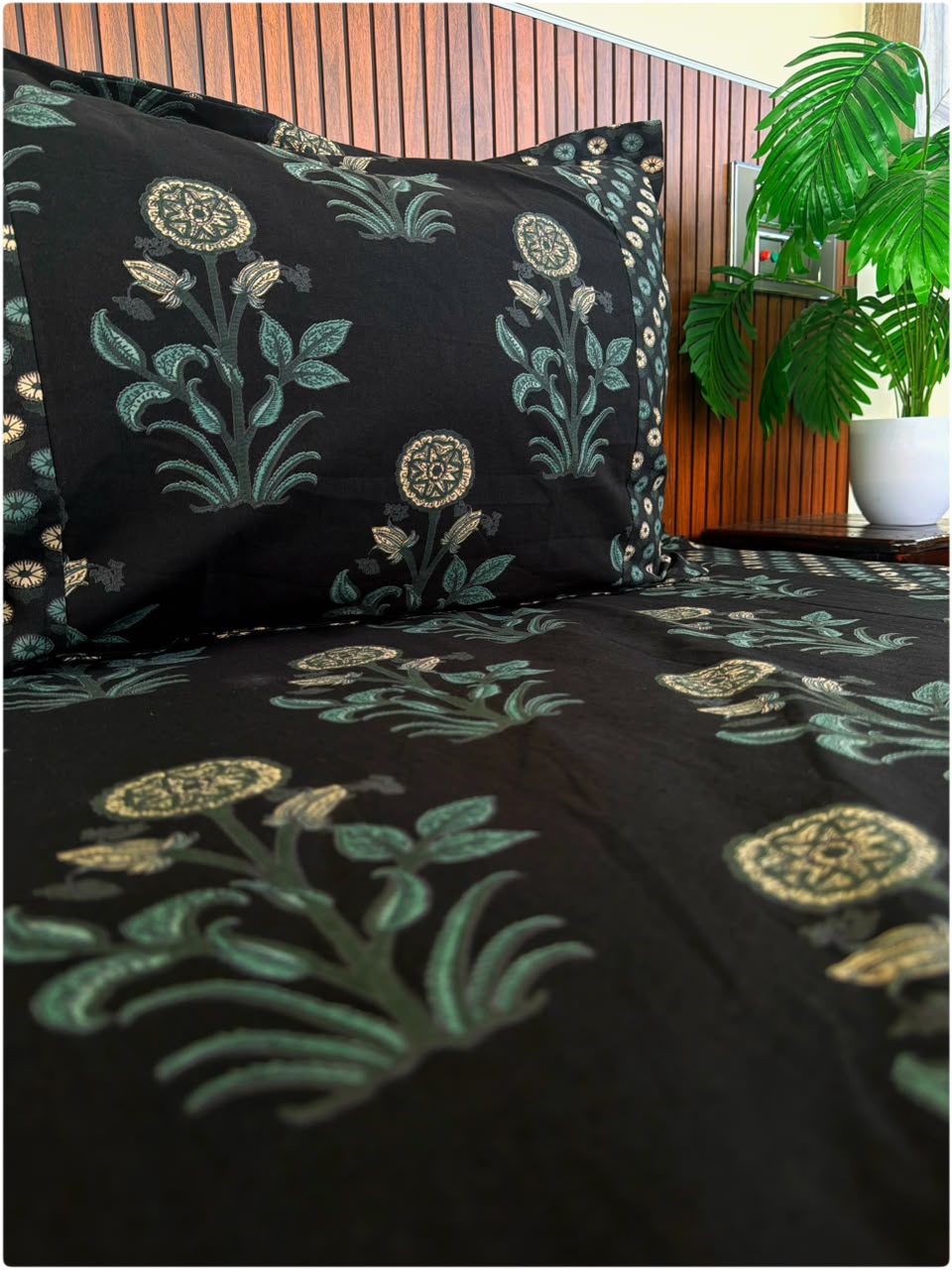 Ethnic Premium Queen Size Bedsheet - Black