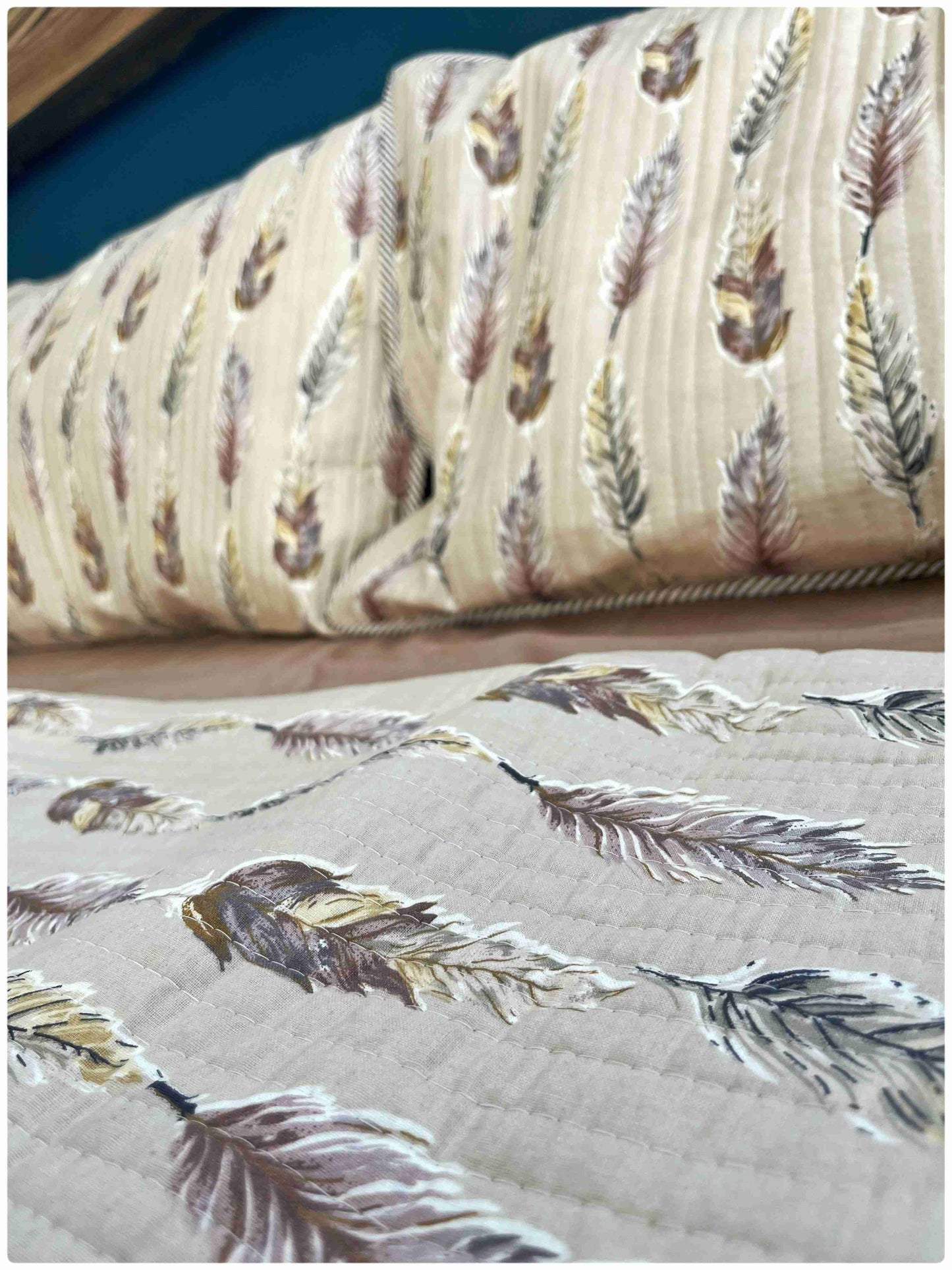 Decaso Bedspreads - Brown