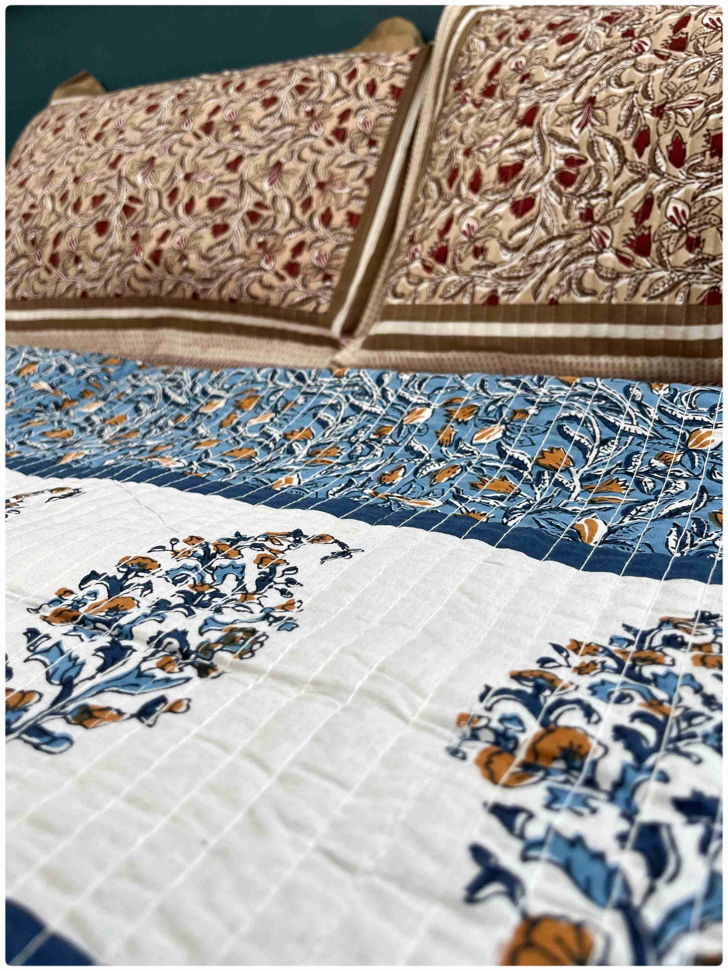 Decaso Bedspreads - Maroon