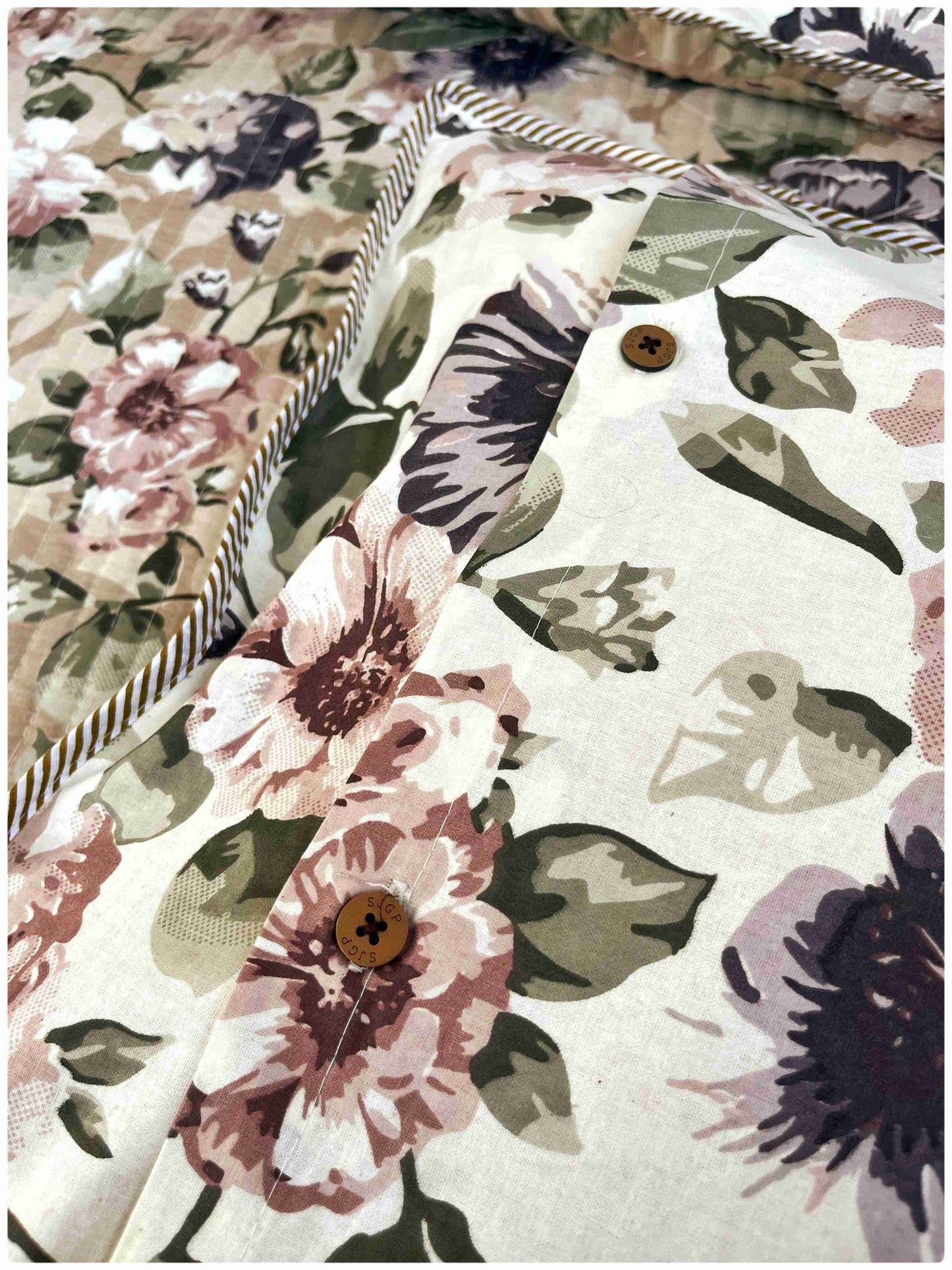 Decaso Bedspreads - Grey