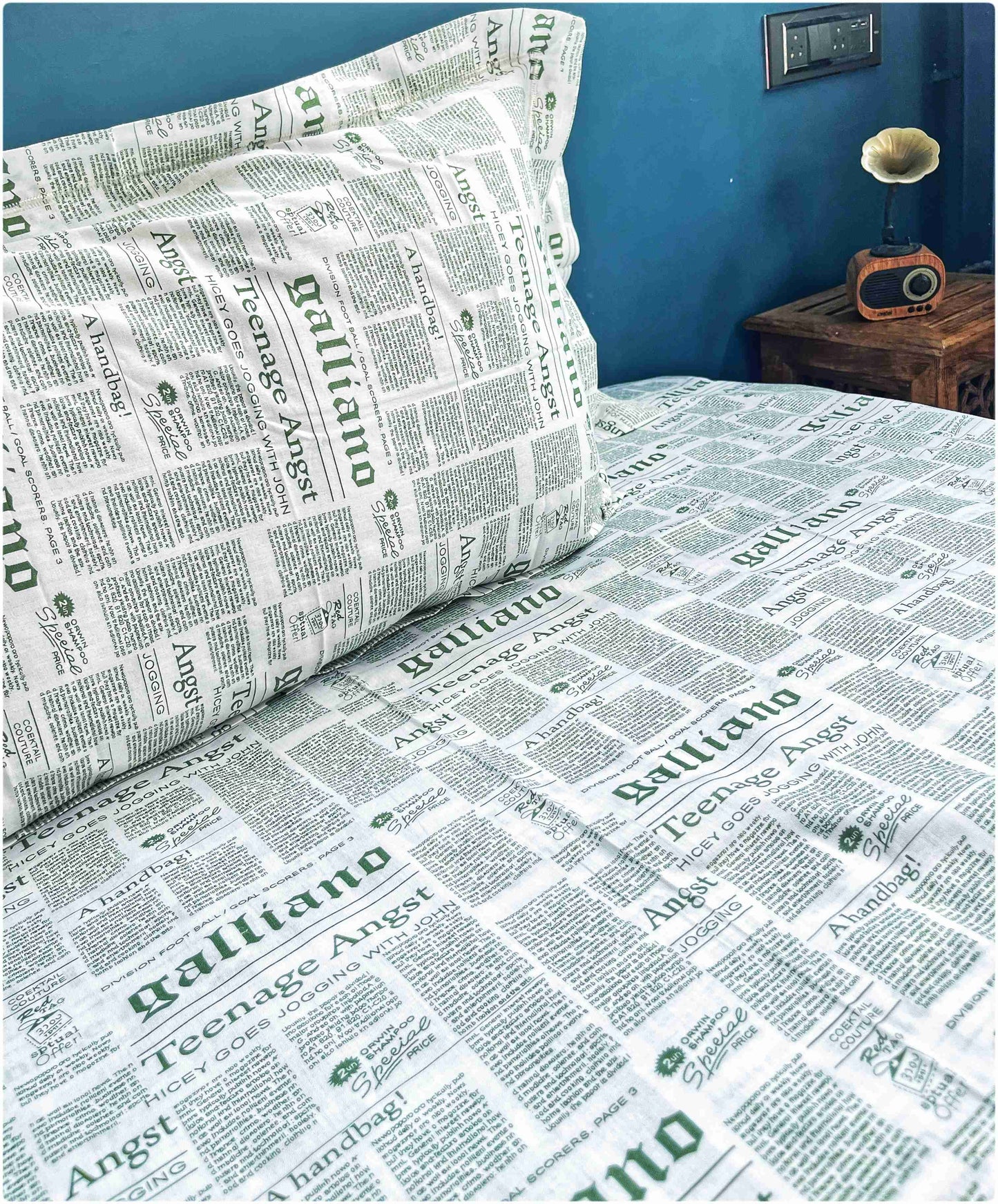 Decaso Newspaper Print - Green