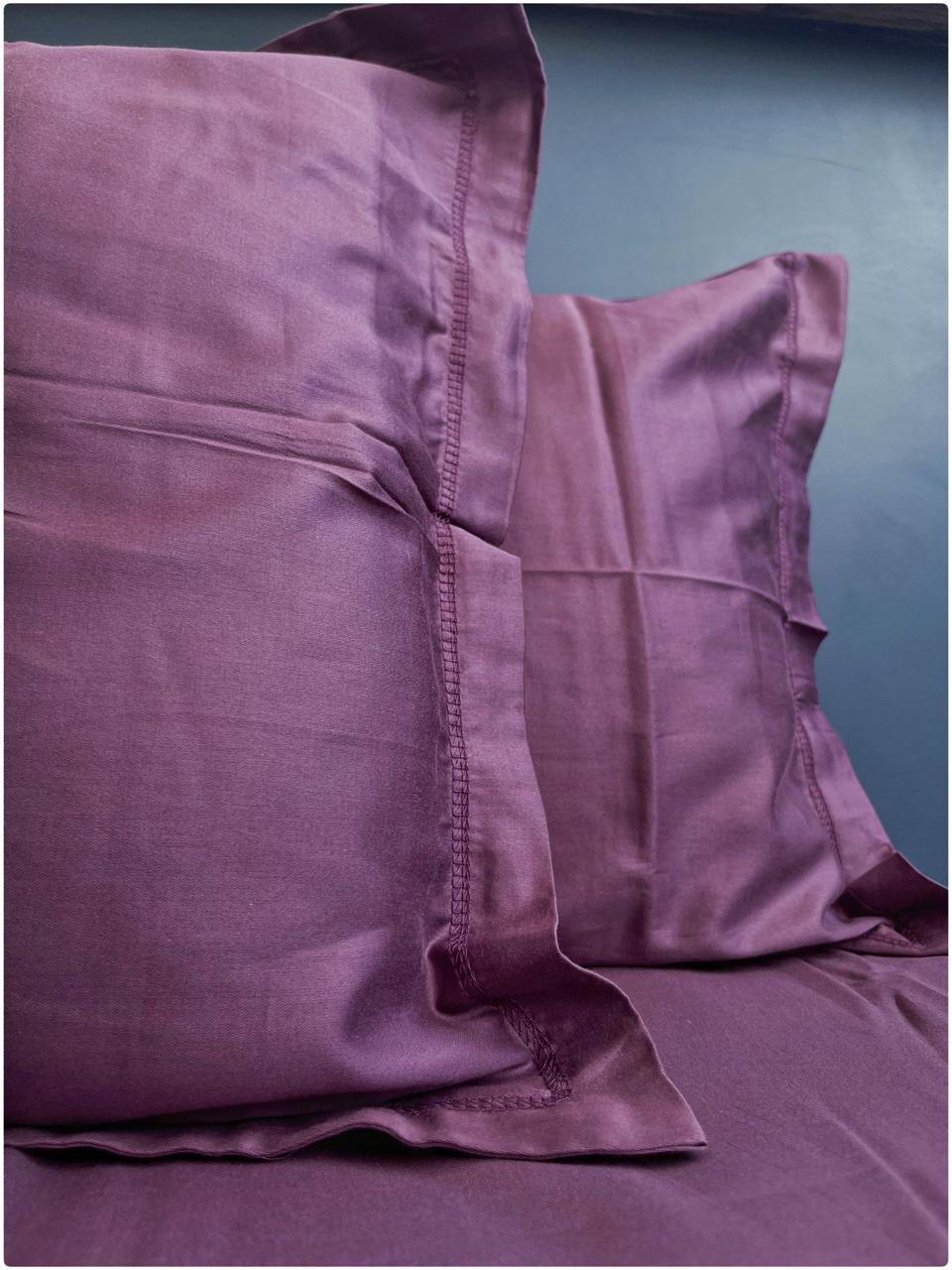 Decaso Solids Bedsheets - Plum