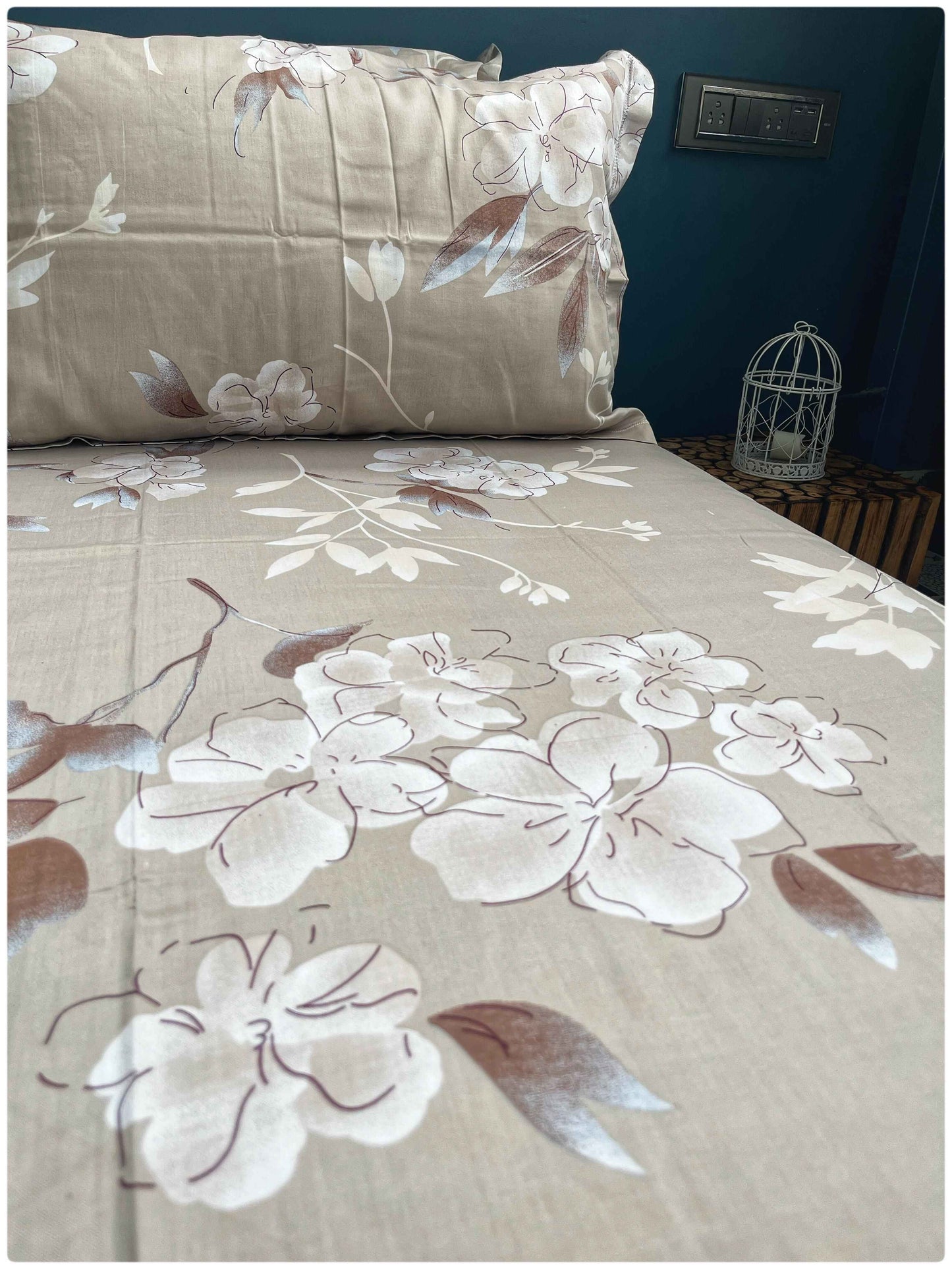 Decaso Florals - Earthy Brown