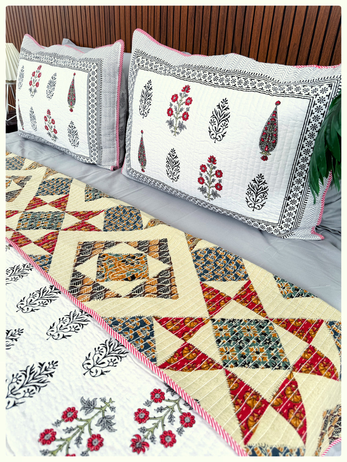 Scarlet Bloom Queen Bedcover