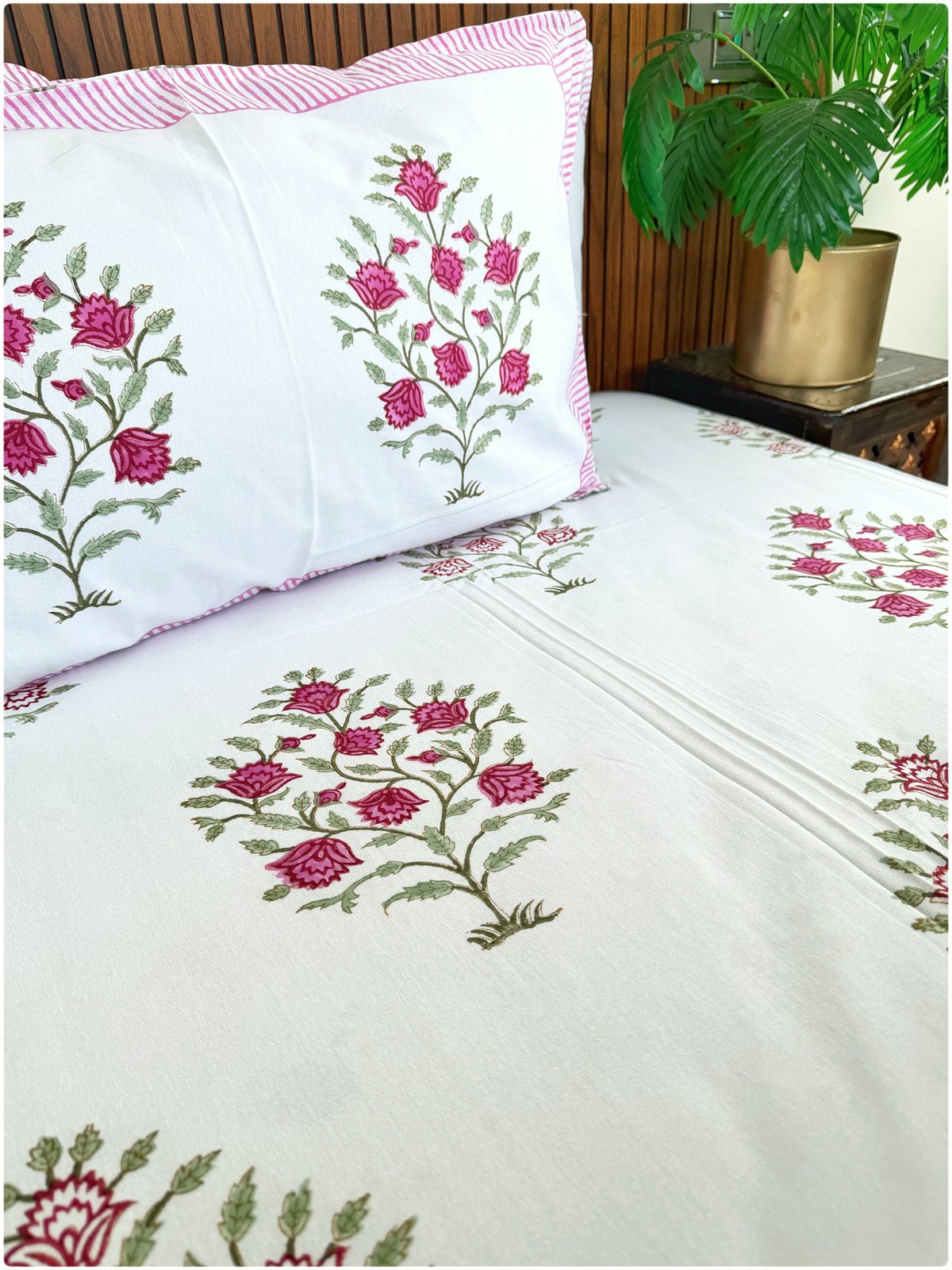 White & Rani OG Handblock Super King Bedsheet