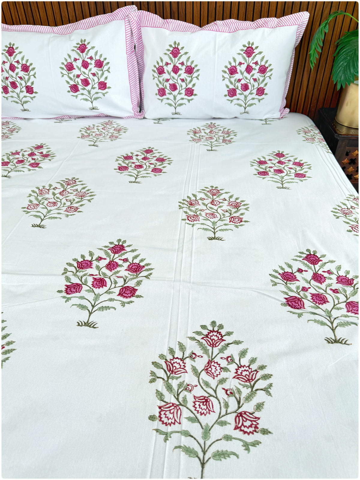 White & Rani OG Handblock Super King Bedsheet