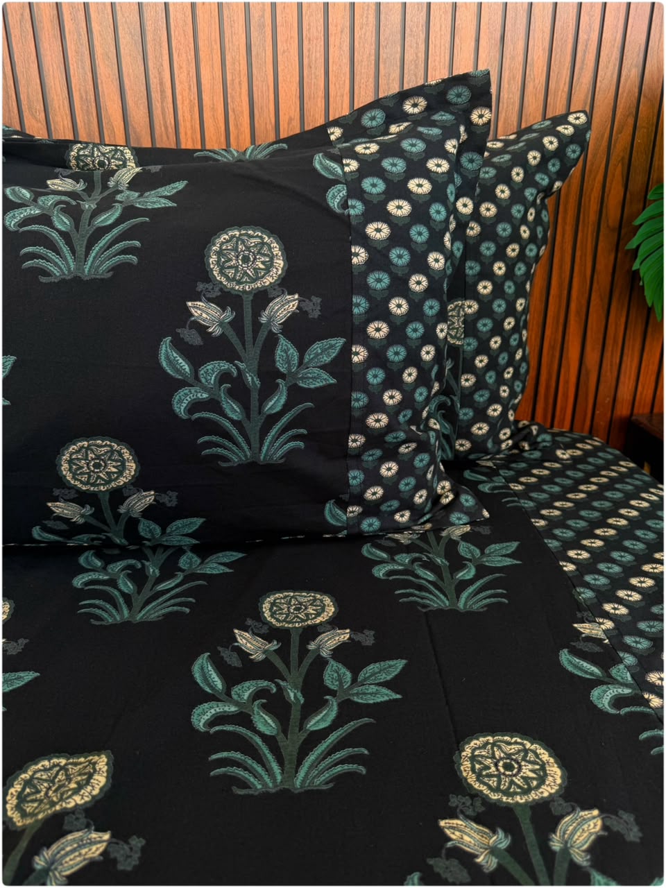 Ethnic Premium Queen Size Bedsheet - Black