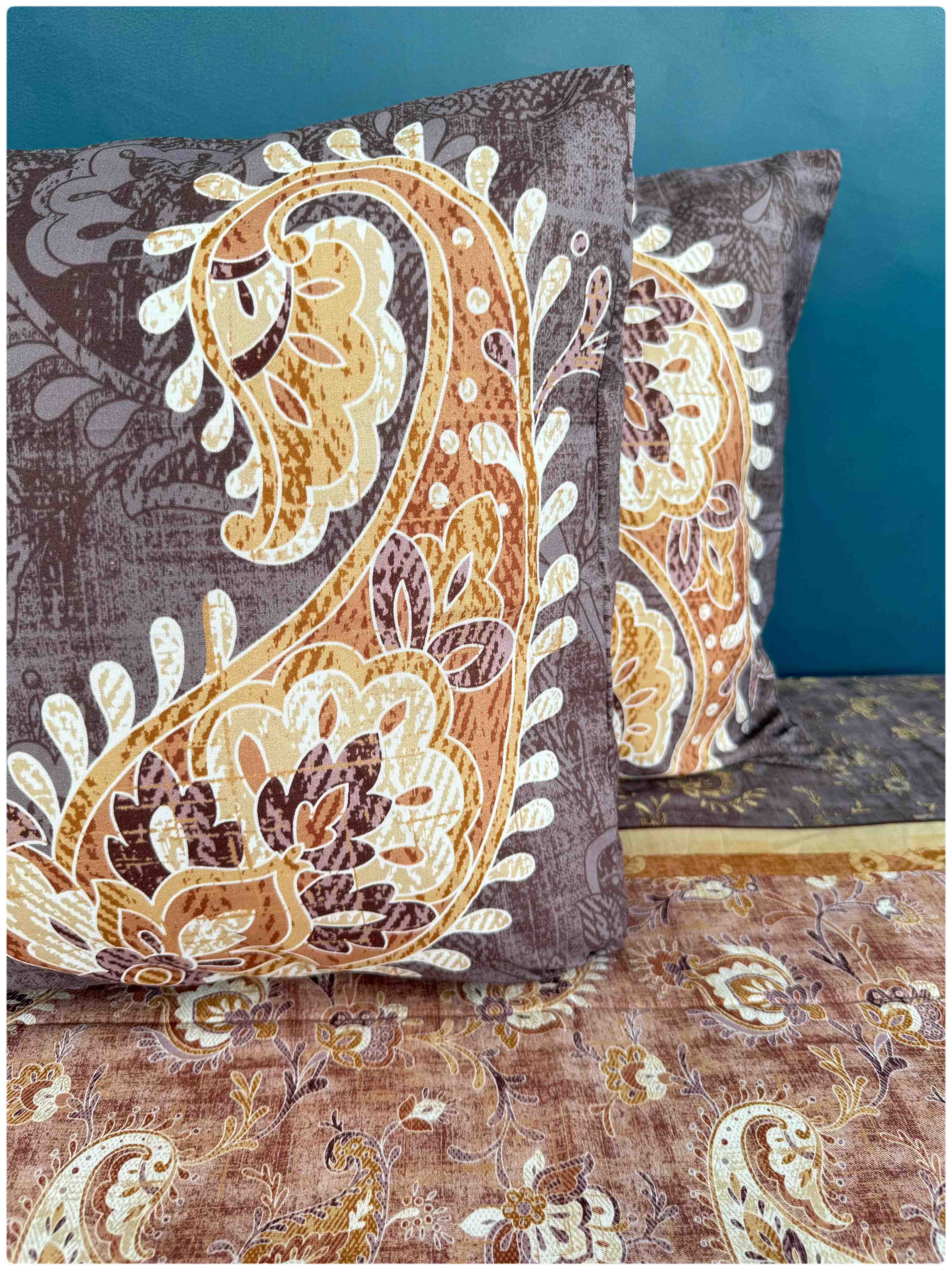 Decaso Paisley - Peach & Purple