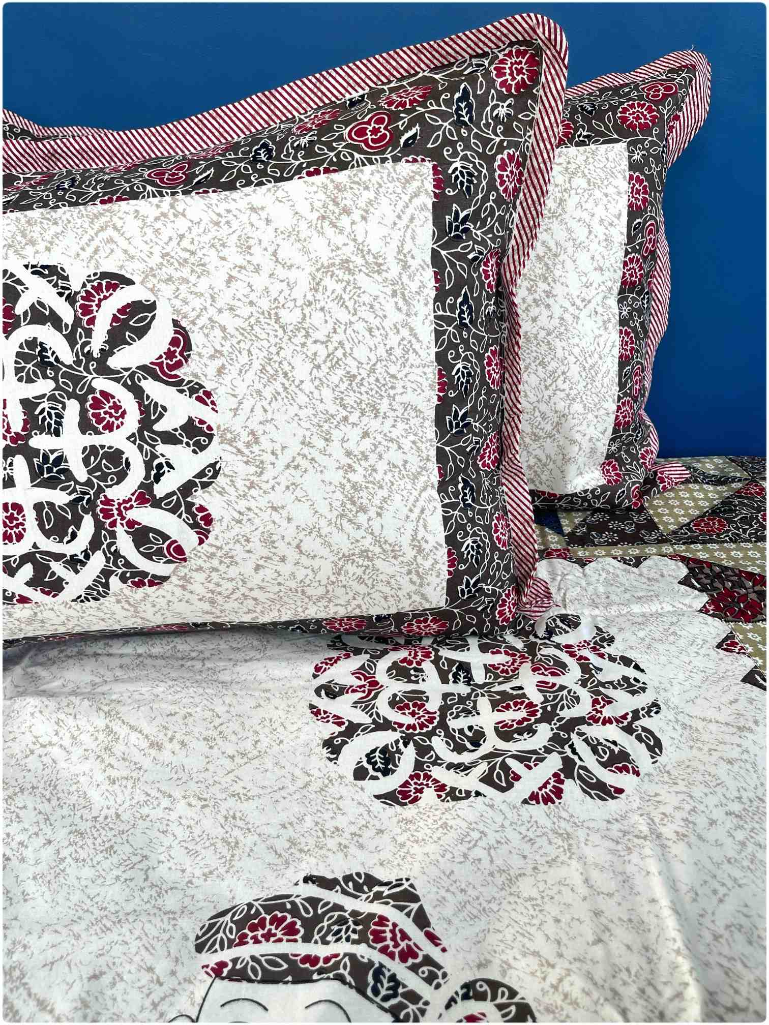Decaso Ethnic - Deep Brown & Maroon