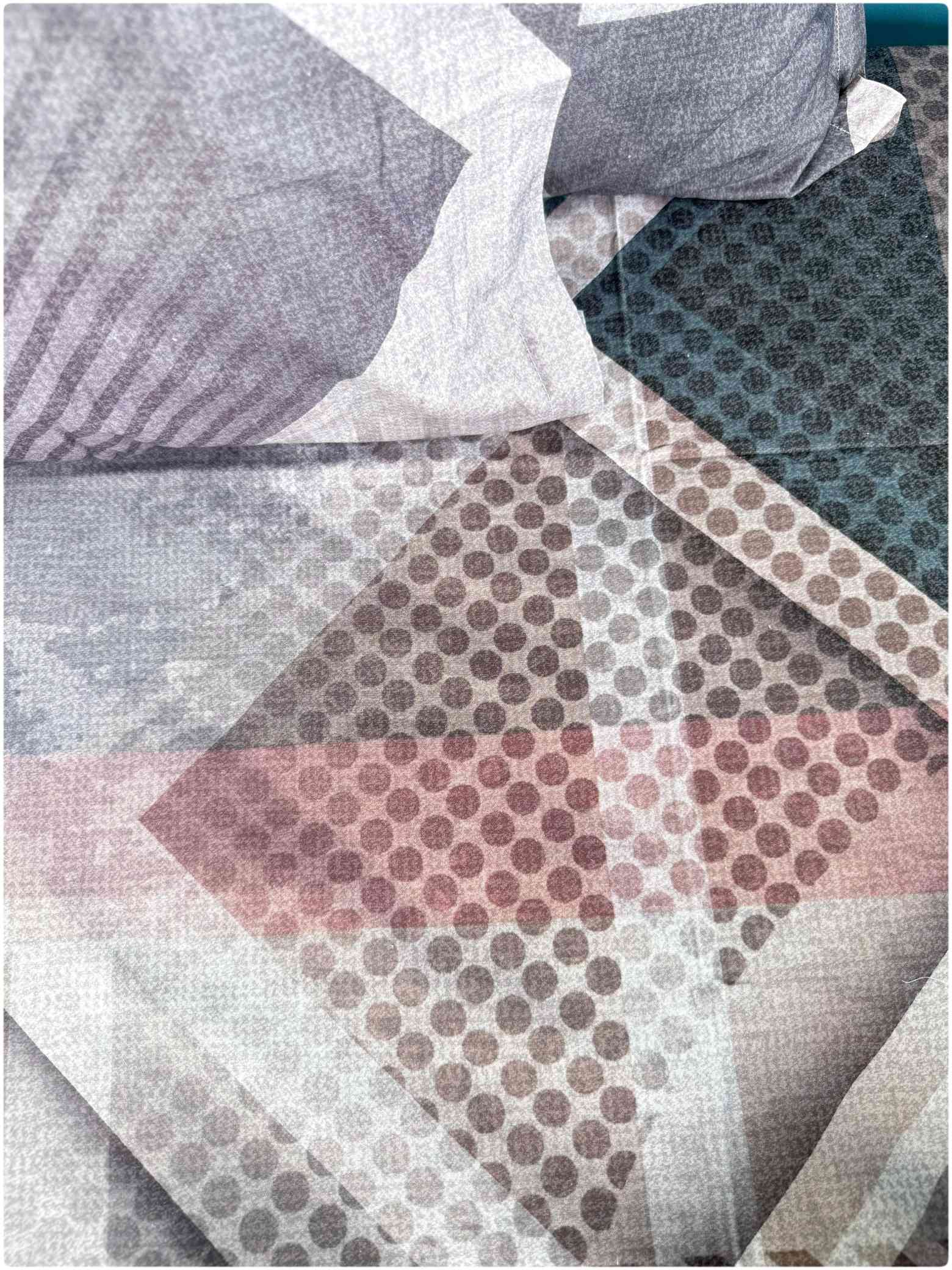 Decaso Triangle - Mauve