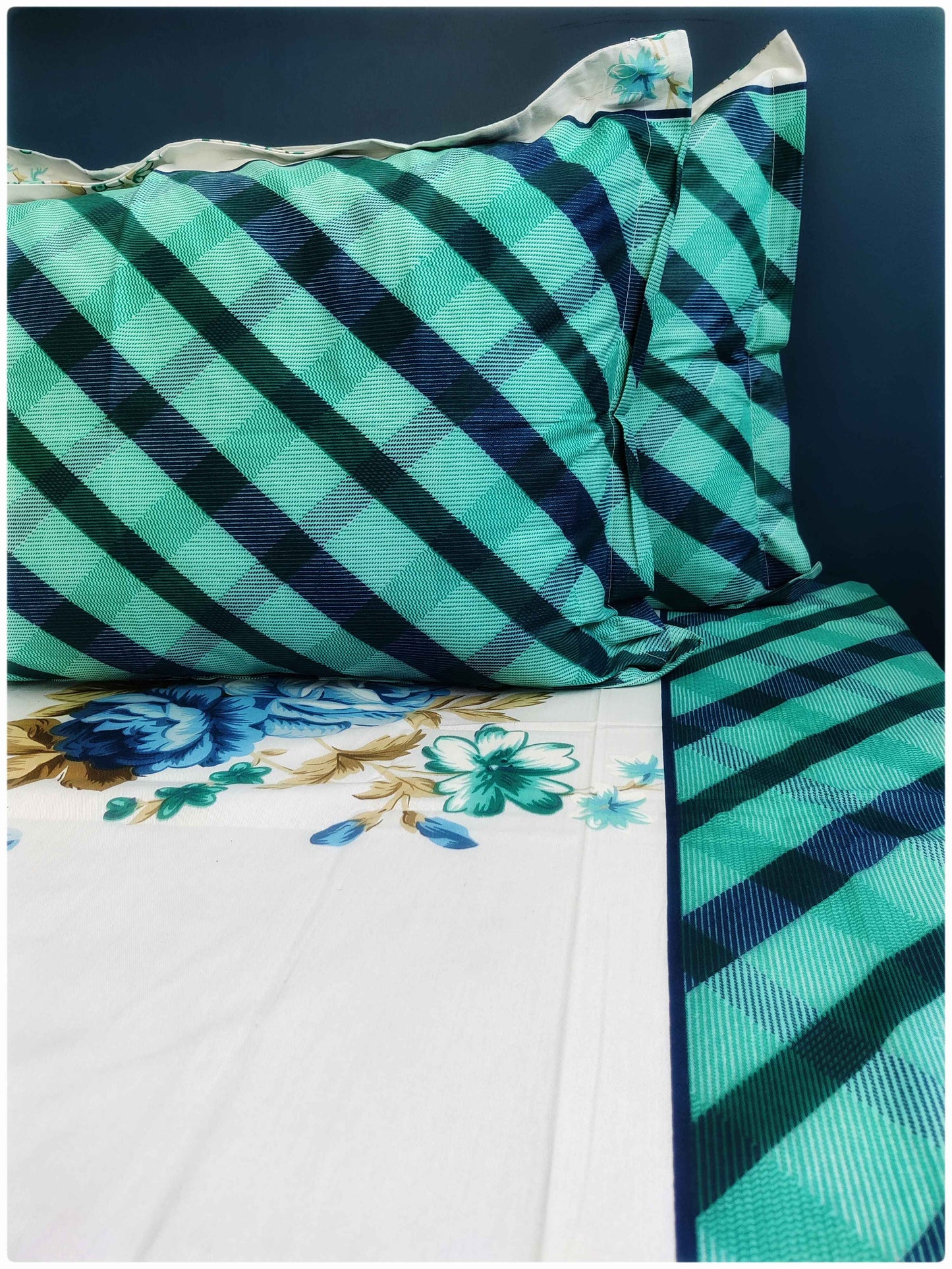Decaso Florals - Blue & Green