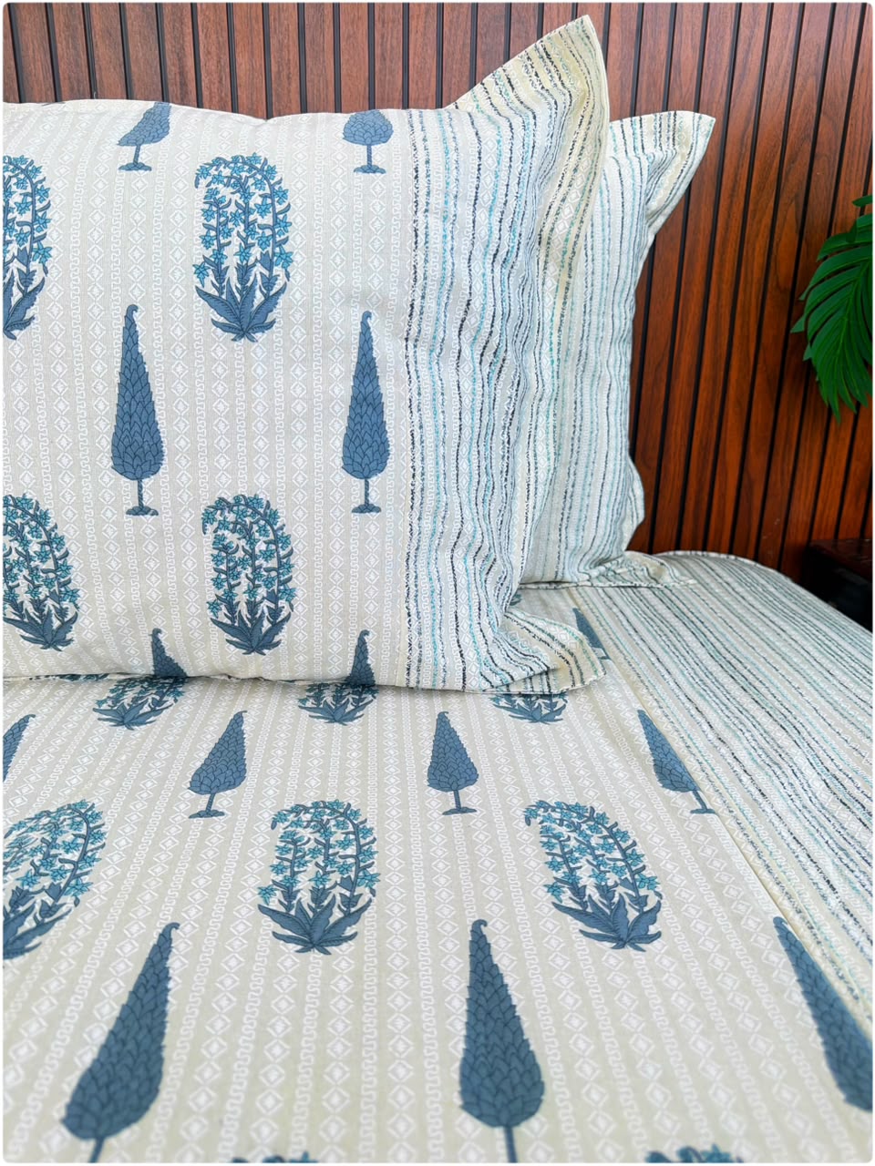 Ethnic Premium Super King Bedsheet - Cream & Blue