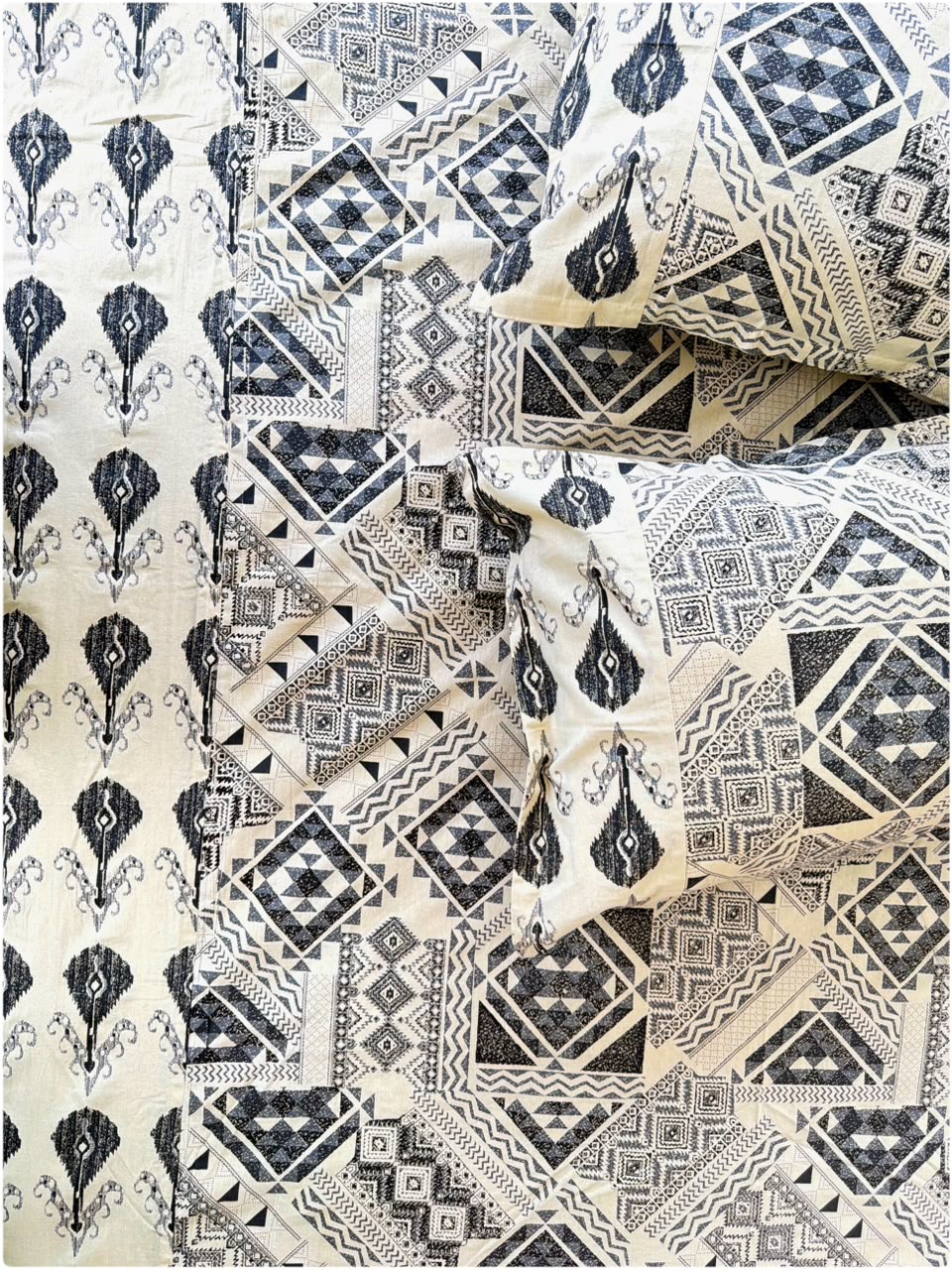 Ethnic Premium Queen Size Bedsheet - Cream & Black
