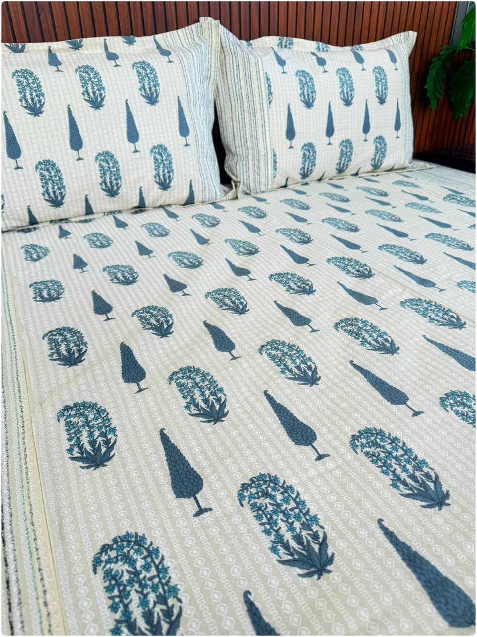 Ethnic Premium Super King Bedsheet - Cream & Blue