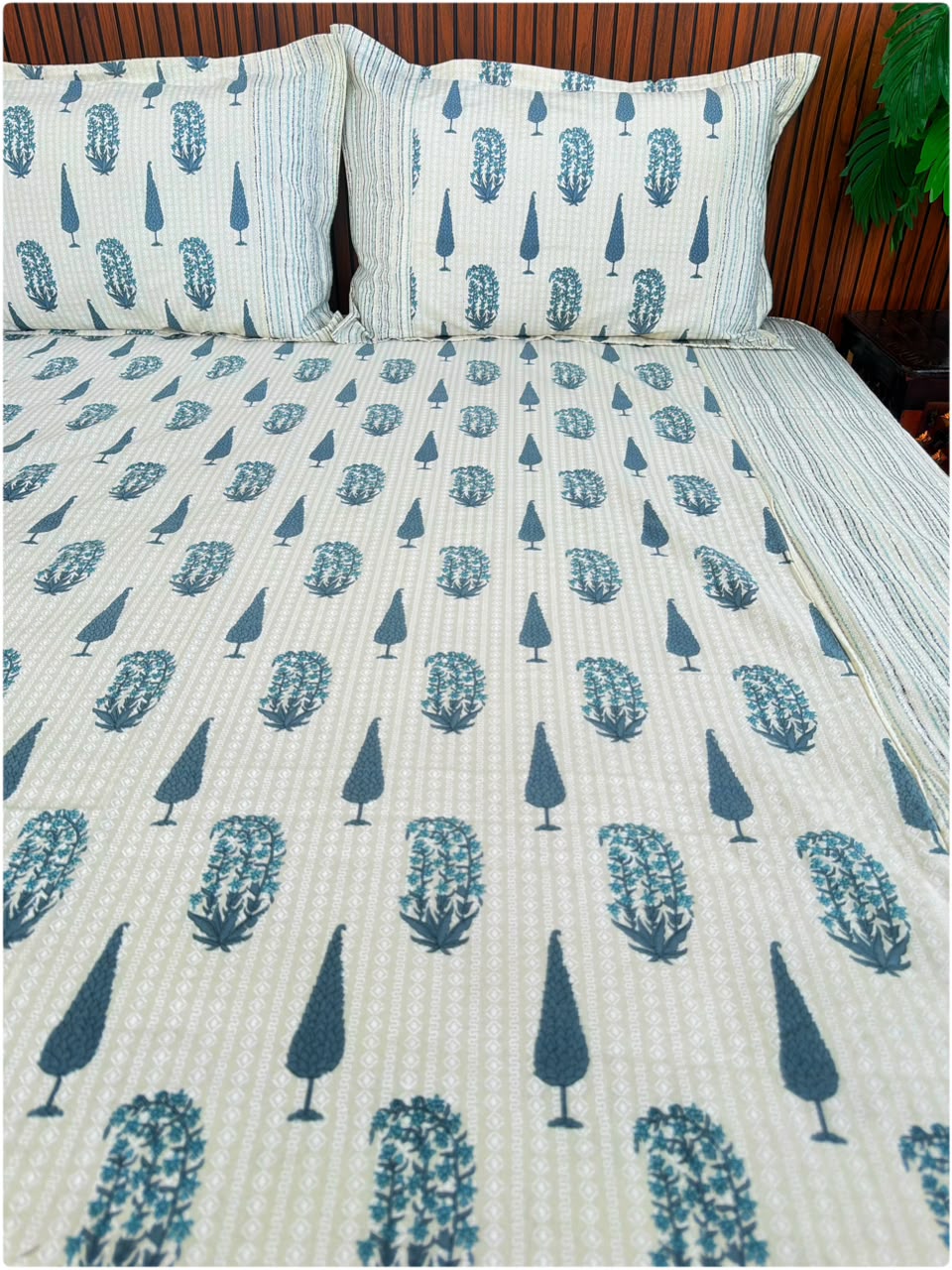 Ethnic Premium Super King Bedsheet - Cream & Blue