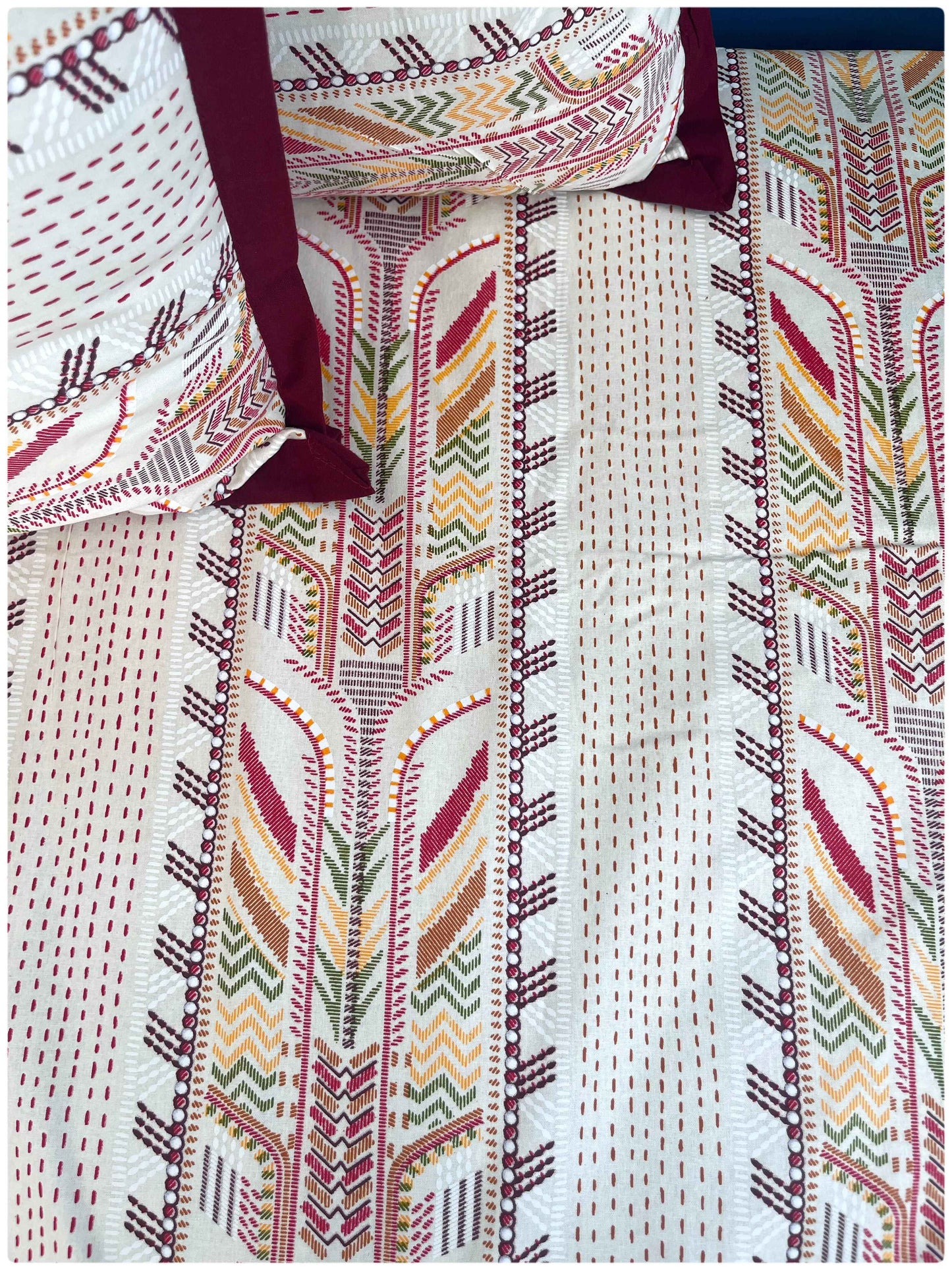 Decaso Embroidery Print - Maroon 2