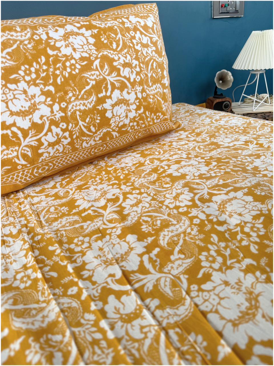 Decaso Floral - Gold