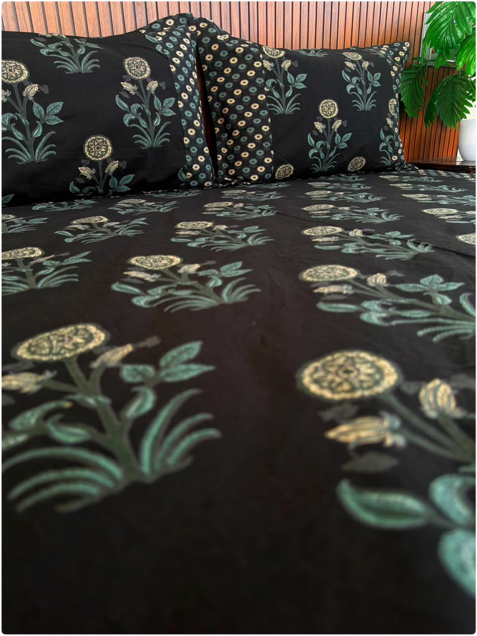 Ethnic Premium Queen Size Bedsheet - Black