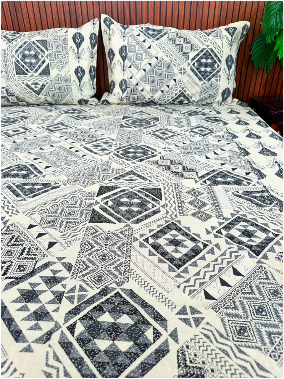 Ethnic Premium Queen Size Bedsheet - Cream & Black