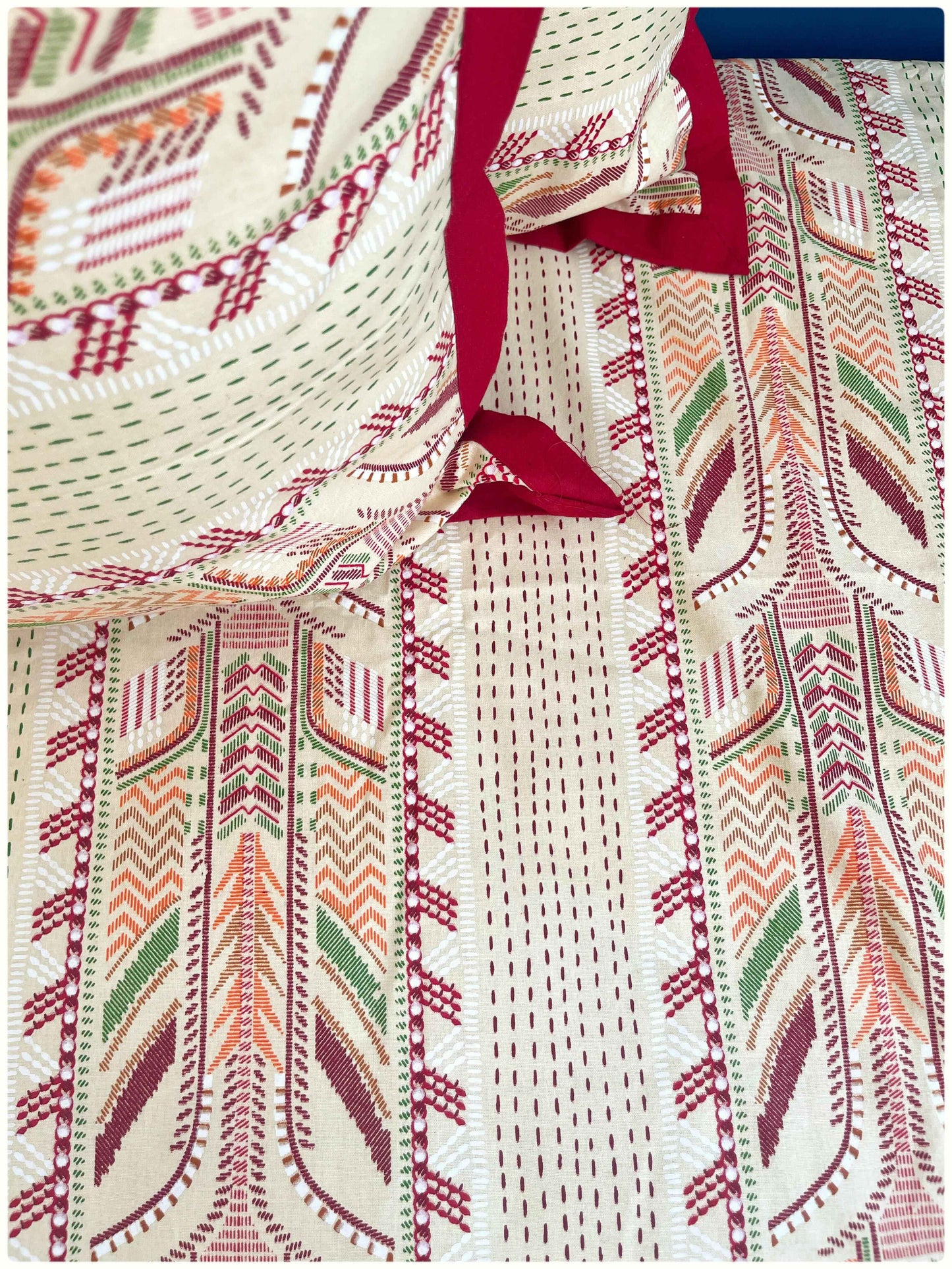 Decaso Embroidery Print - Red