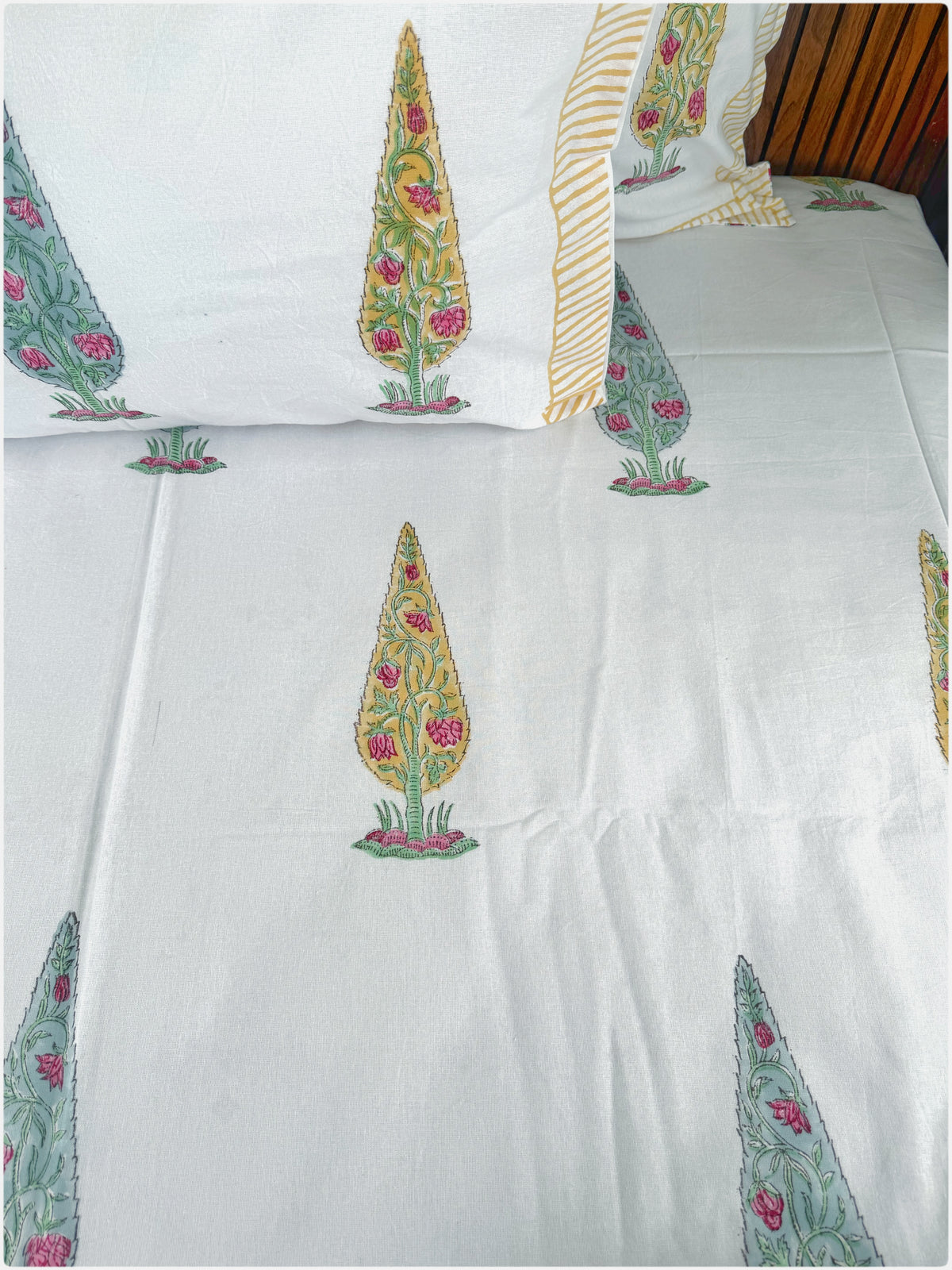 White & Yellow OG Handblock Bedsheet