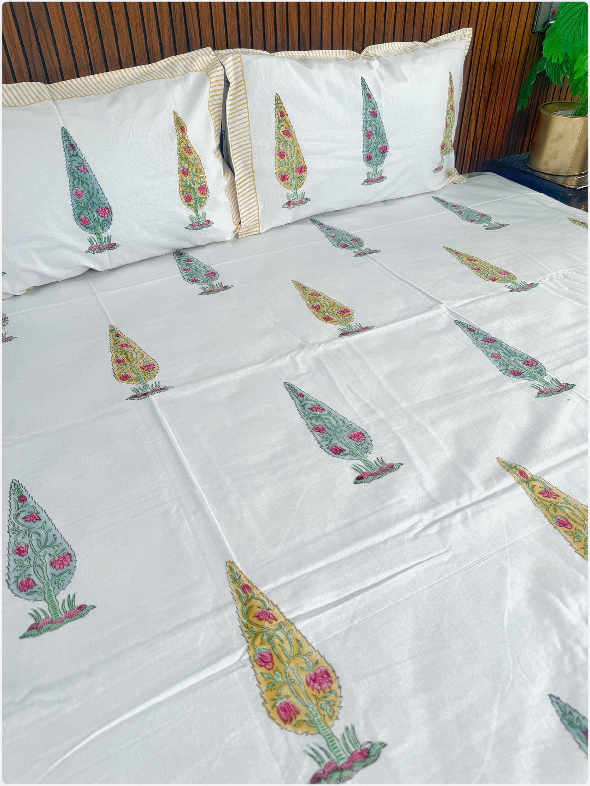 White & Yellow OG Handblock Bedsheet
