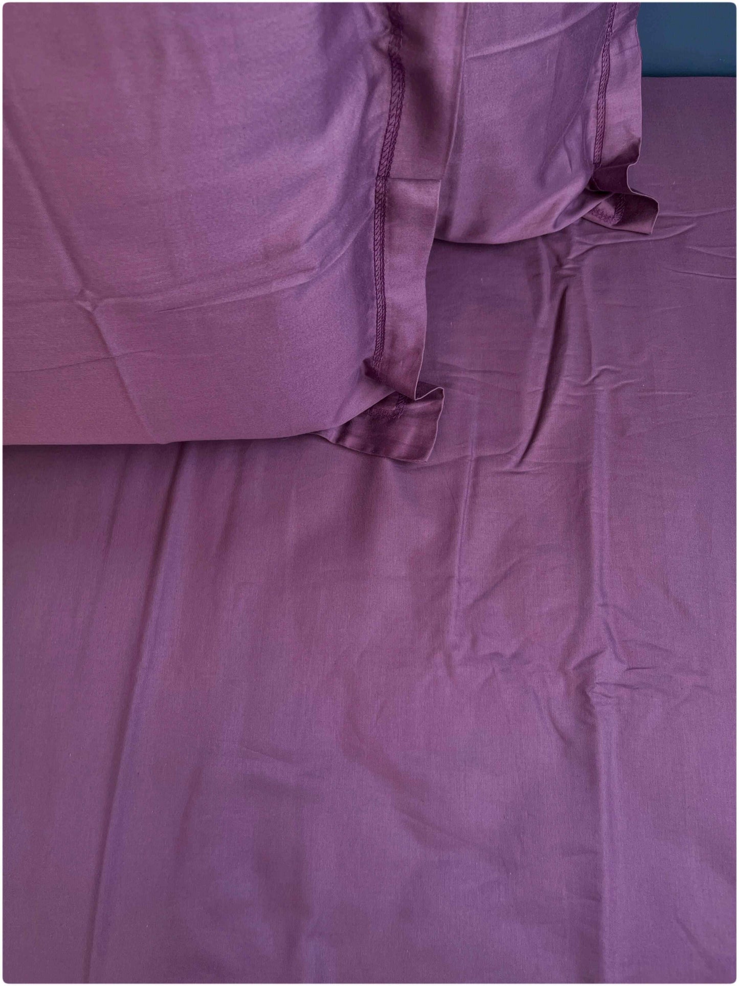 Decaso Solids Bedsheets - Grape Wine