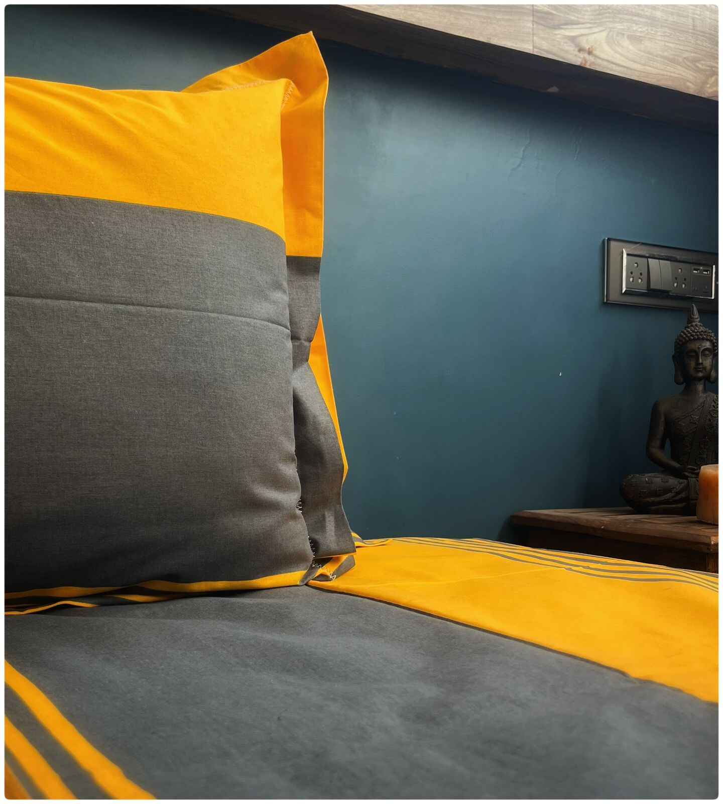 Decaso Abstract - Mustard & Grey