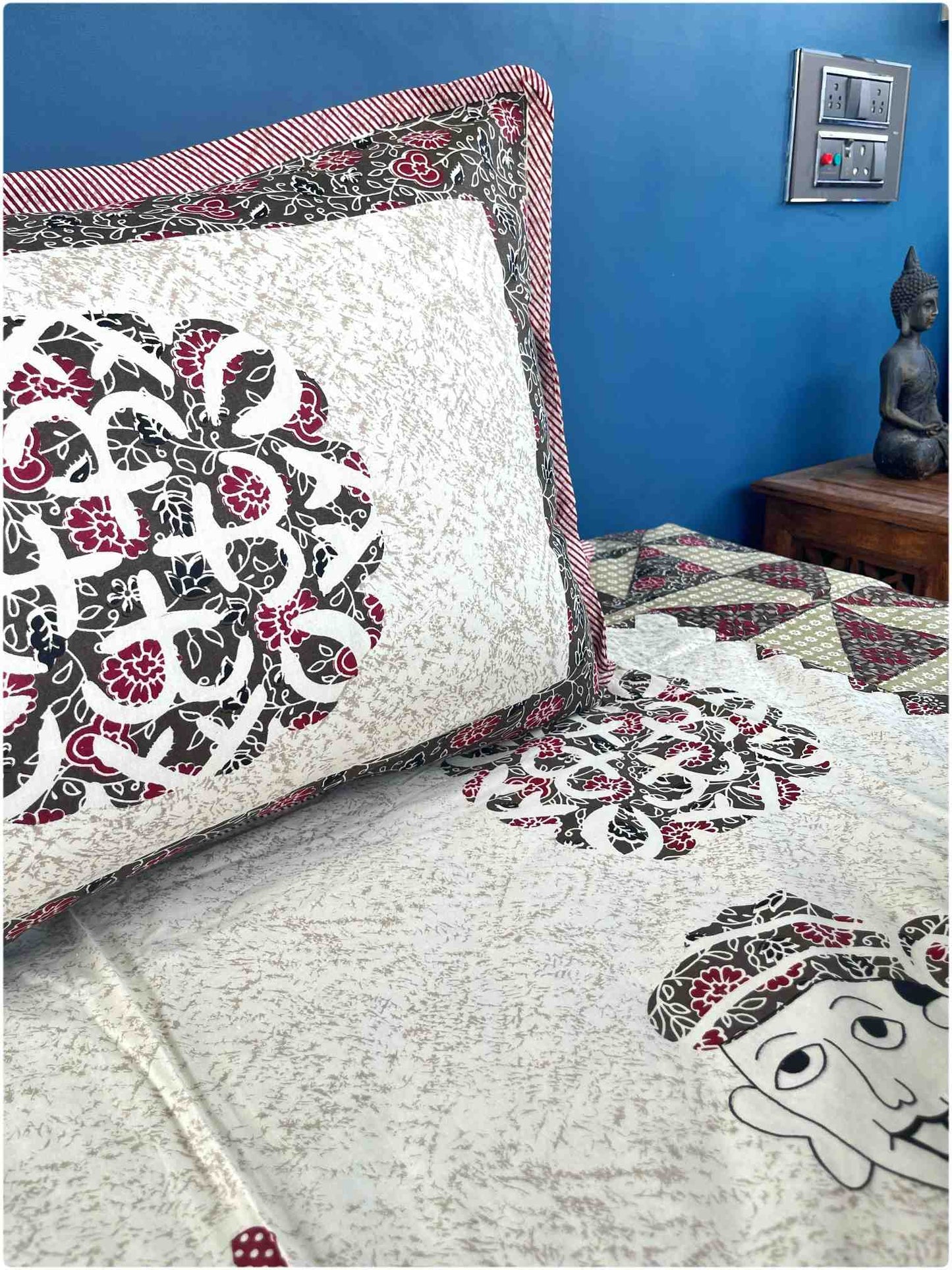 Decaso Ethnic - Deep Brown & Maroon