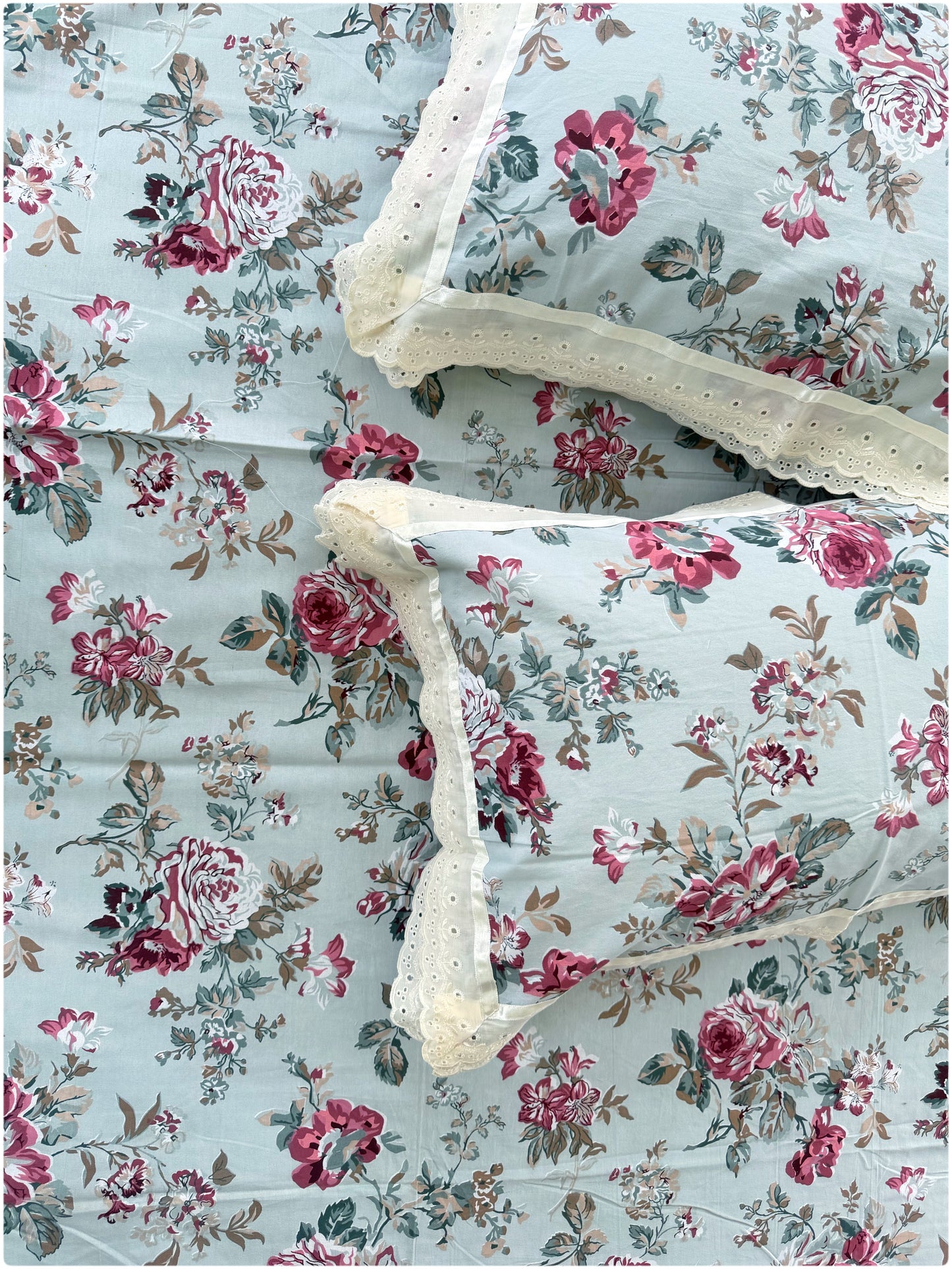 Floral Printed Super King Sized Bedsheet & Pillow Covers with Lace