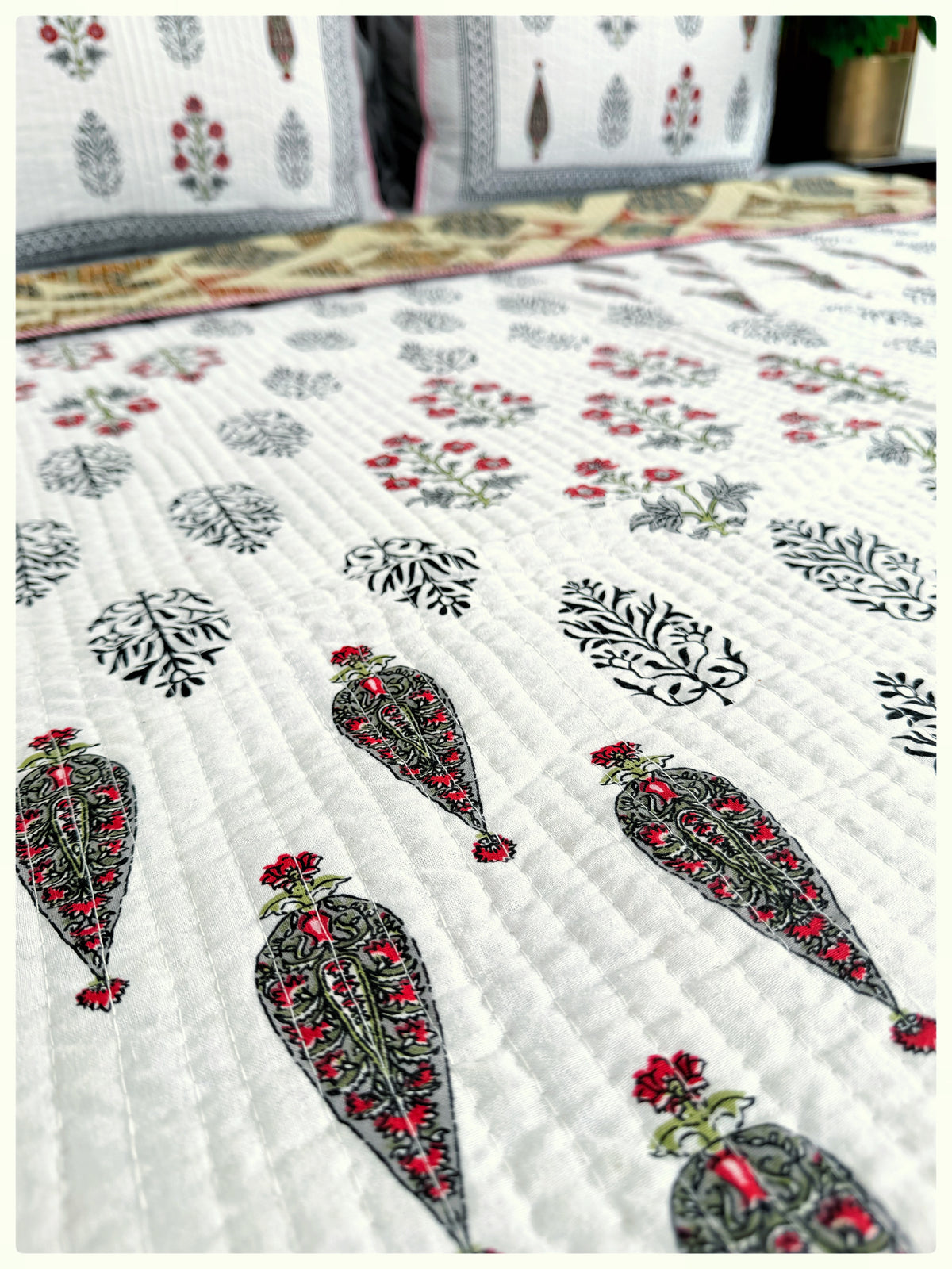 Scarlet Bloom Queen Bedcover