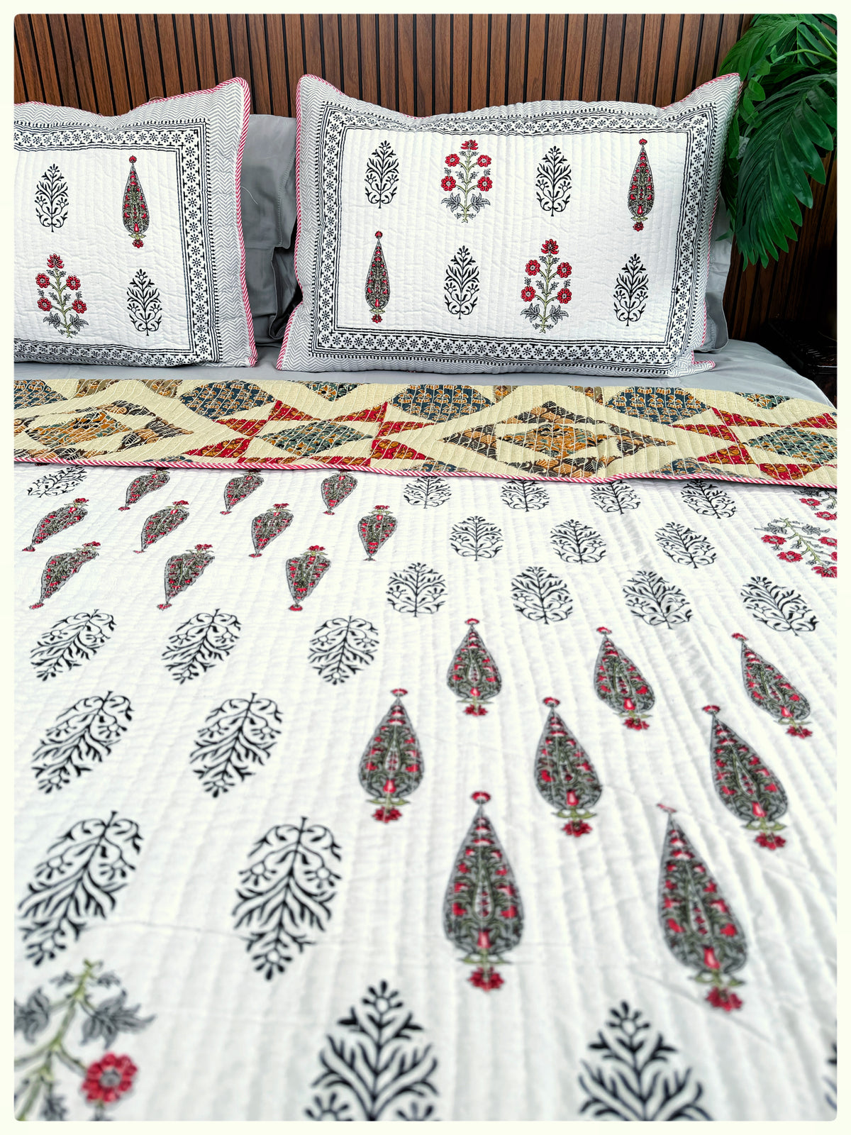 Scarlet Bloom Queen Bedcover