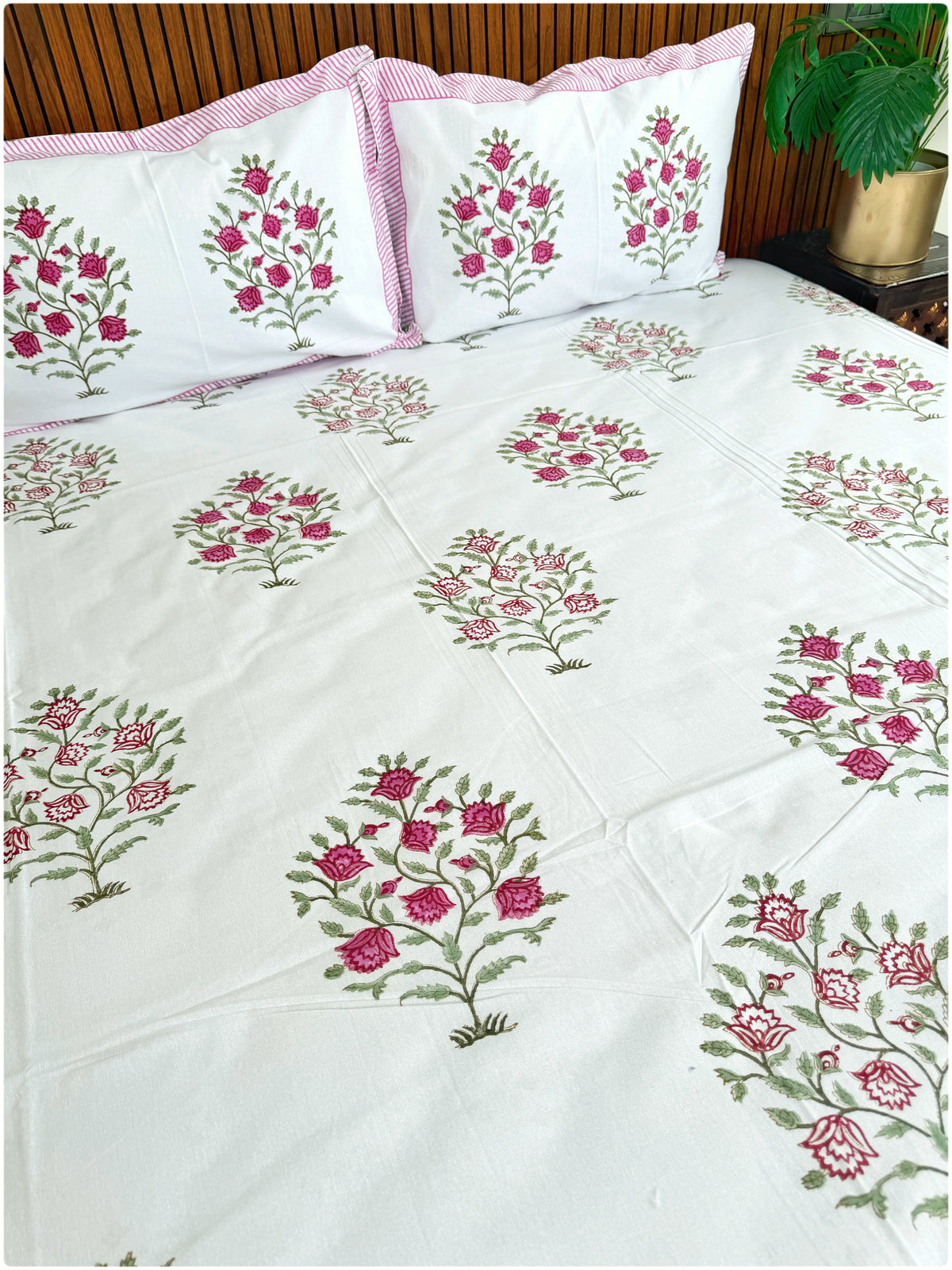 White & Rani OG Handblock Super King Bedsheet